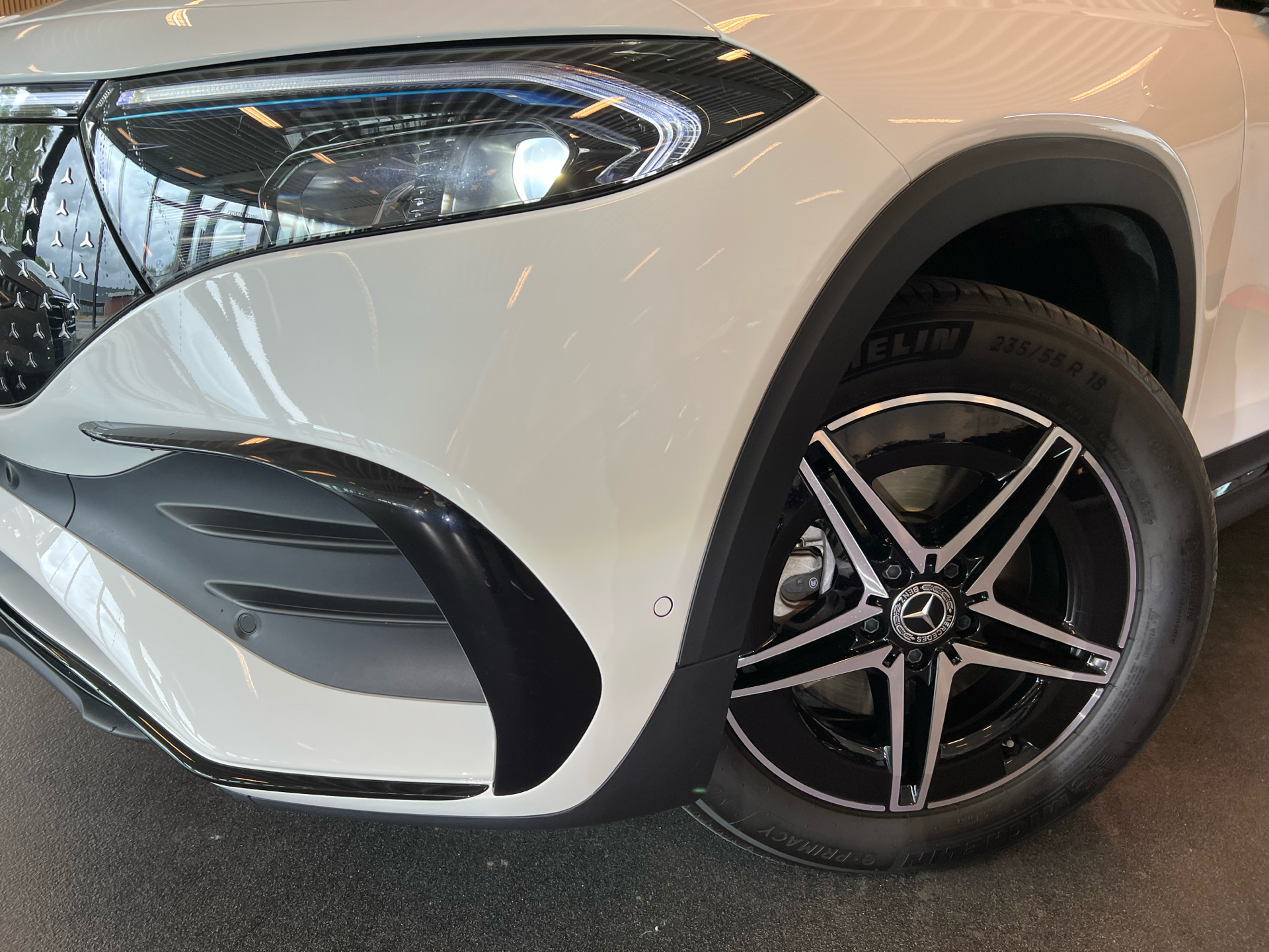 Billede af Mercedes-Benz EQB 300 EL AMG Line 4Matic 228HK 5d Aut.