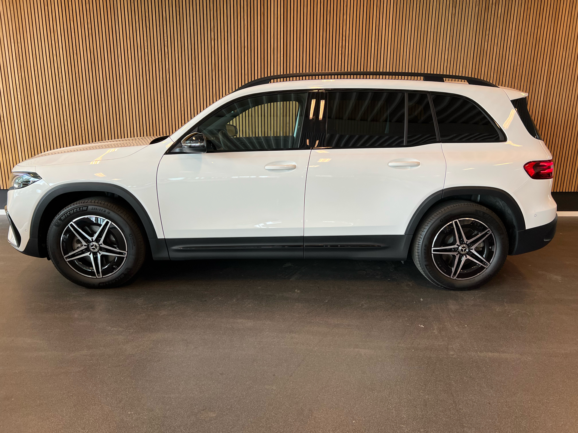 Billede af Mercedes-Benz EQB 300 EL AMG Line 4Matic 228HK 5d Aut.