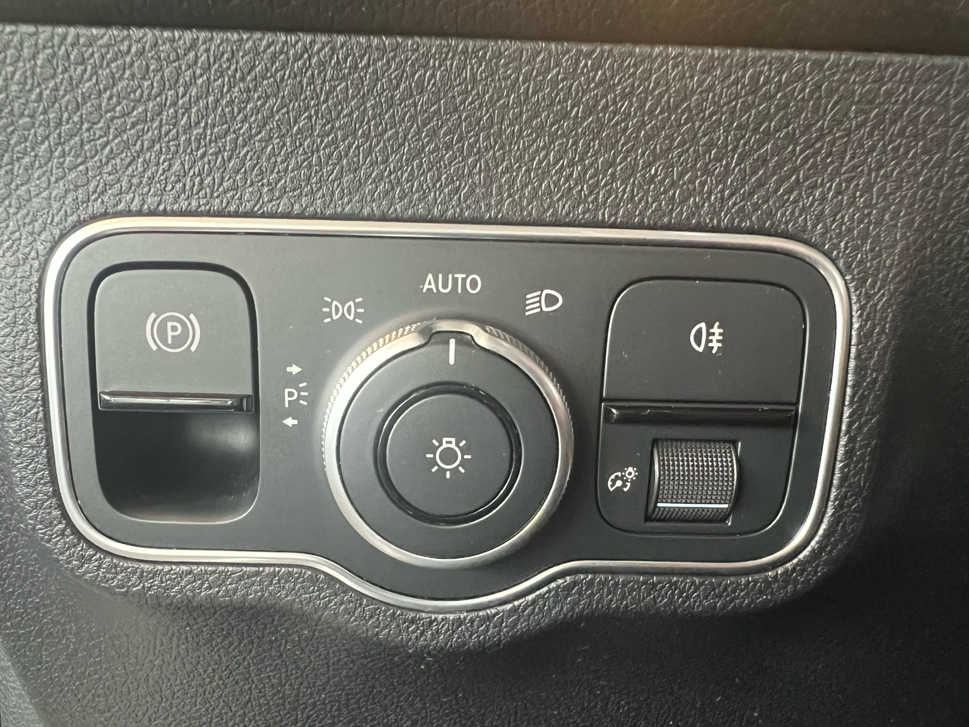 Billede af Mercedes-Benz EQB 300 EL AMG Line 4Matic 228HK 5d Aut.