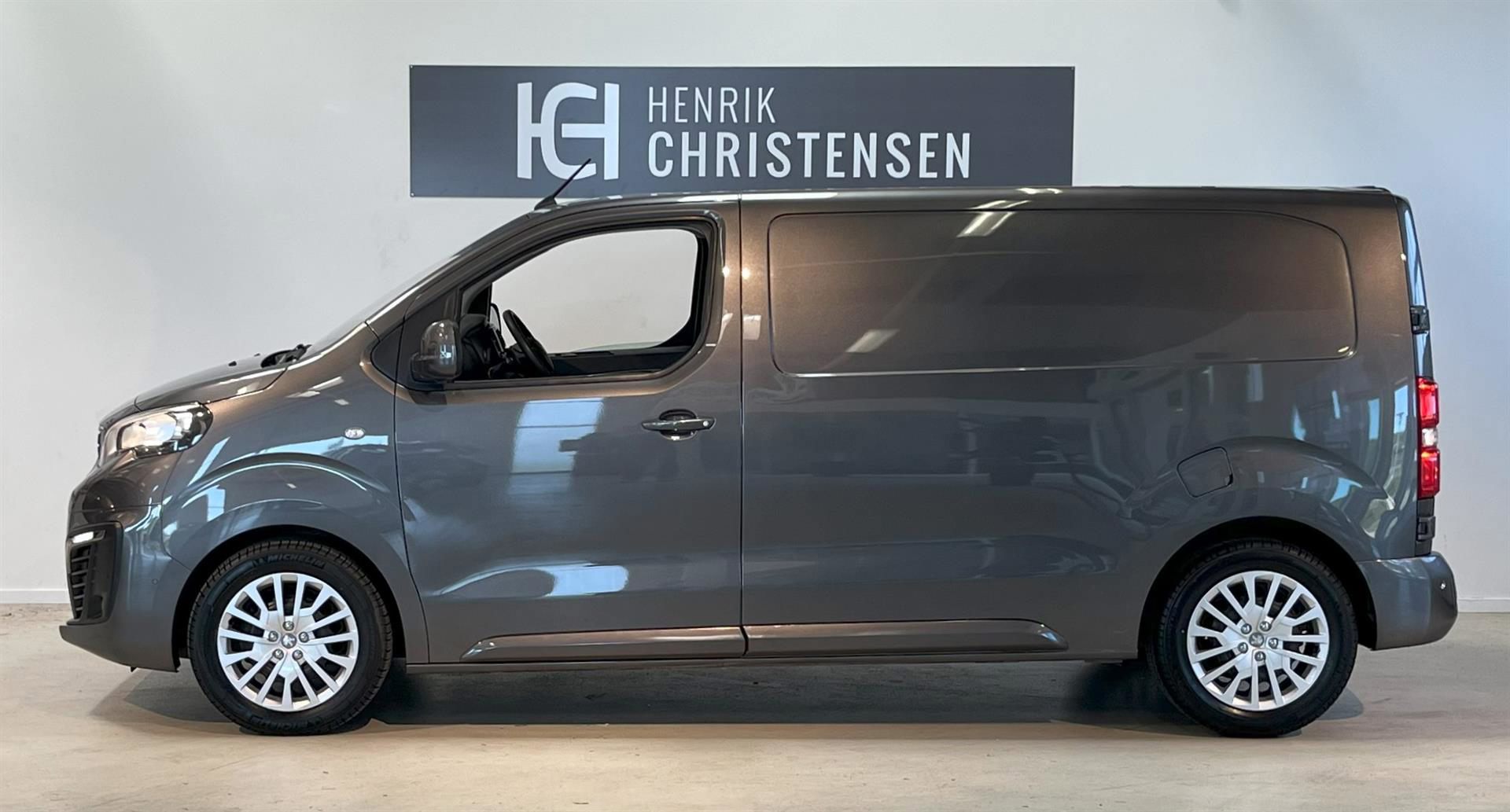 Billede af Peugeot Expert L2 2,0 BlueHDi Ultimate Pro EAT6 180HK Van 6g Aut.
