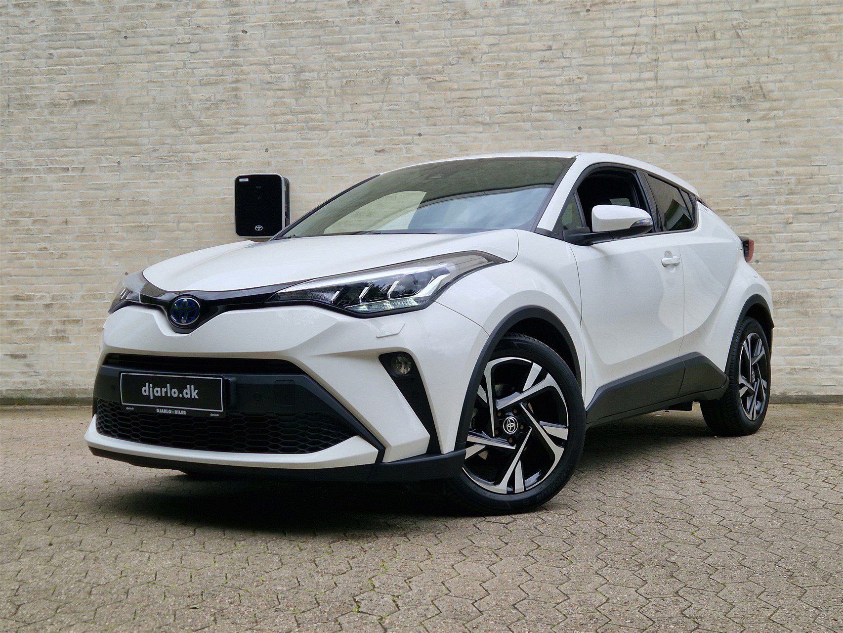 Billede af Toyota C-HR 1,8 Hybrid C-LUB Smart Multidrive S 122HK 5d Aut.