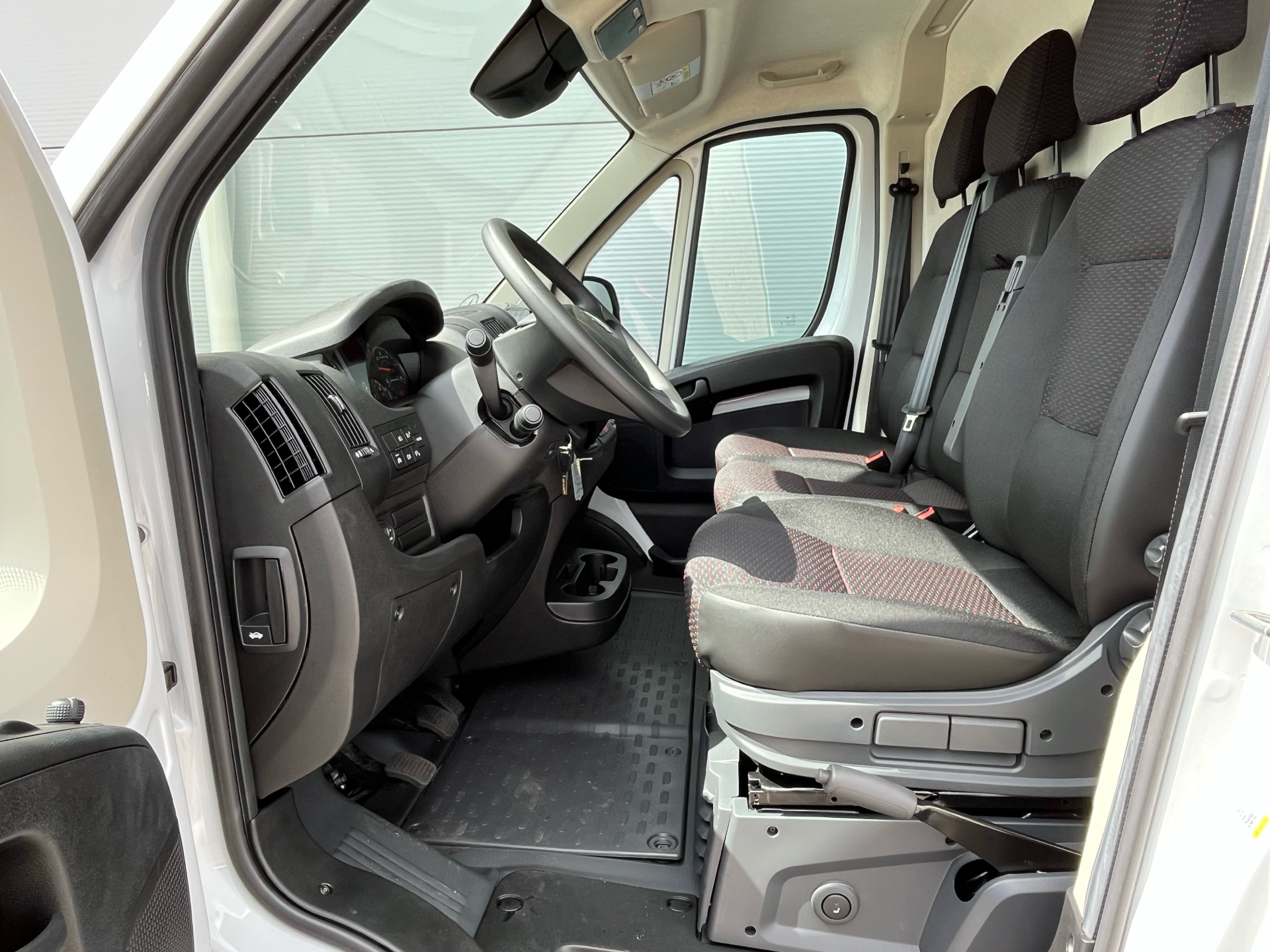 Billede af Opel Movano 33 L3H2 2,2 BlueHDi Enjoy+ 140HK Van 6g