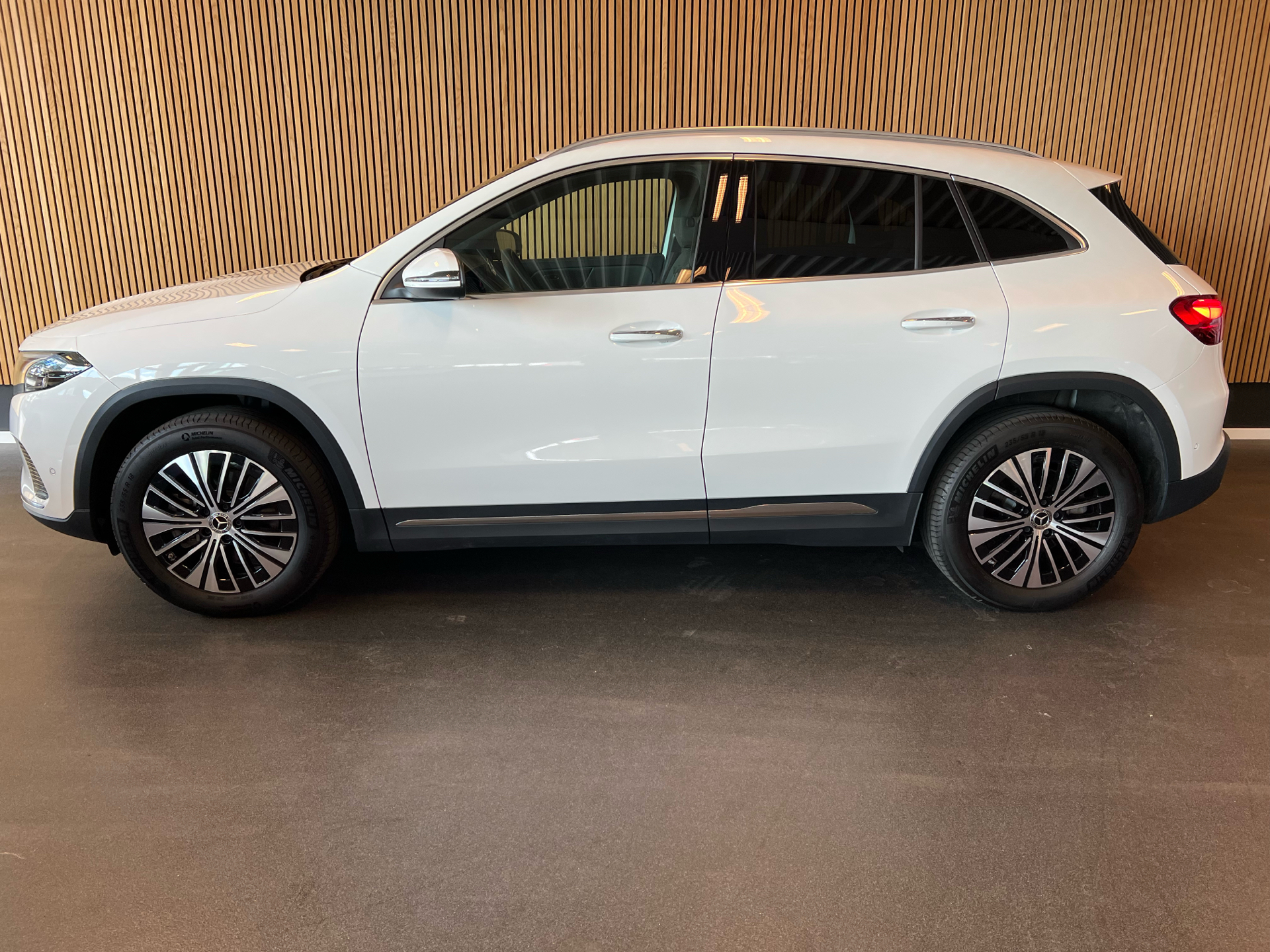 Billede af Mercedes-Benz EQA 300 EL Electric Art Premium 4Matic 228HK 5d Aut.