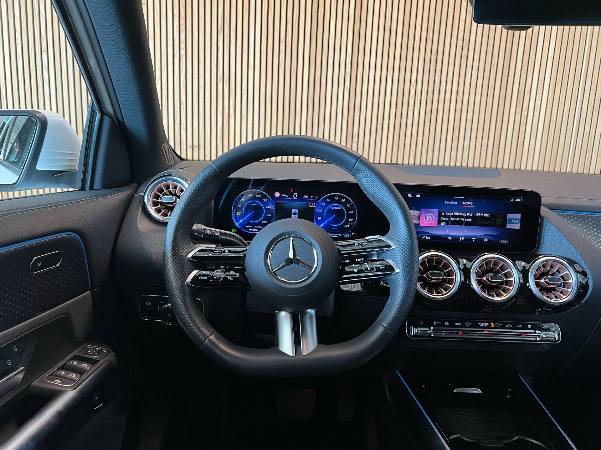 Billede af Mercedes-Benz EQA 300 EL Electric Art Premium 4Matic 228HK 5d Aut.