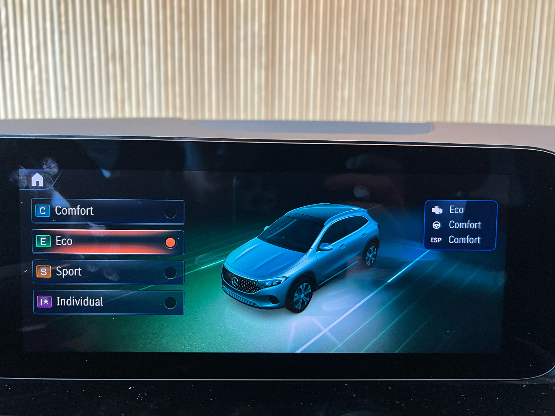 Billede af Mercedes-Benz EQA 300 EL Electric Art Premium 4Matic 228HK 5d Aut.
