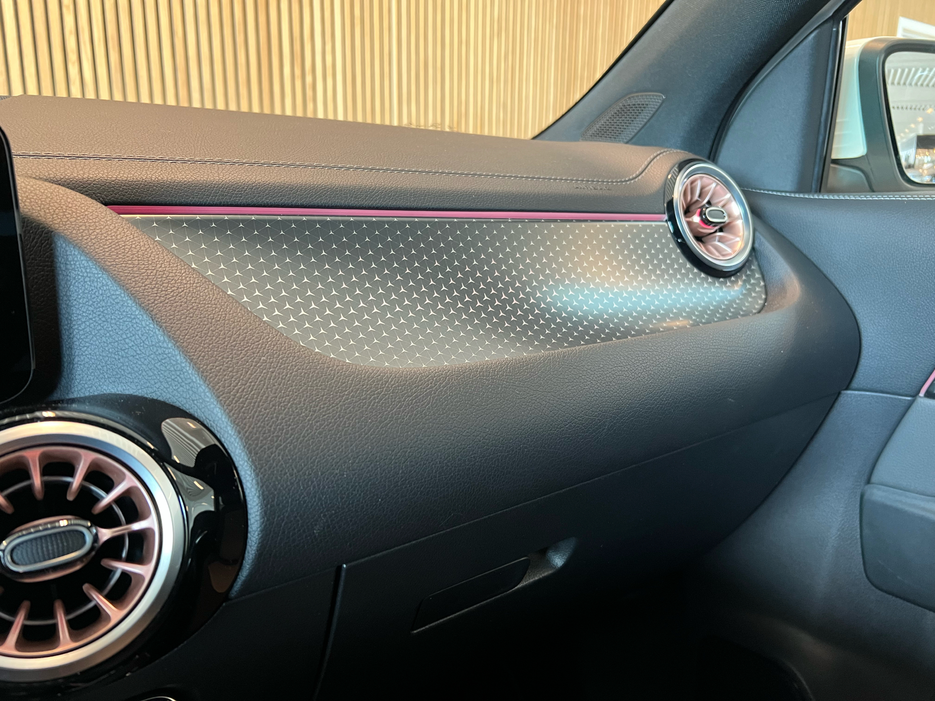 Billede af Mercedes-Benz EQA 300 EL Electric Art Premium 4Matic 228HK 5d Aut.
