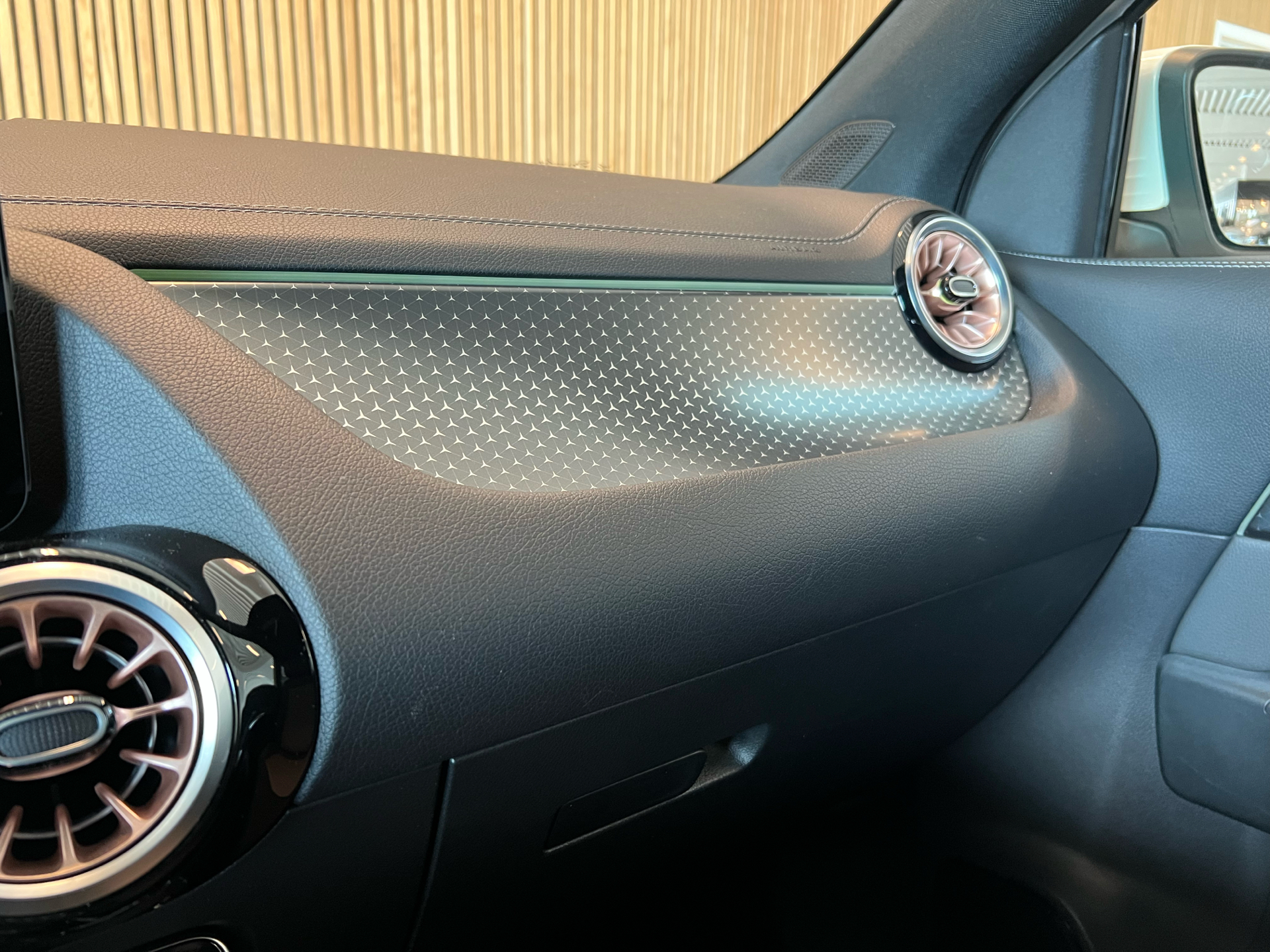 Billede af Mercedes-Benz EQA 300 EL Electric Art Premium 4Matic 228HK 5d Aut.