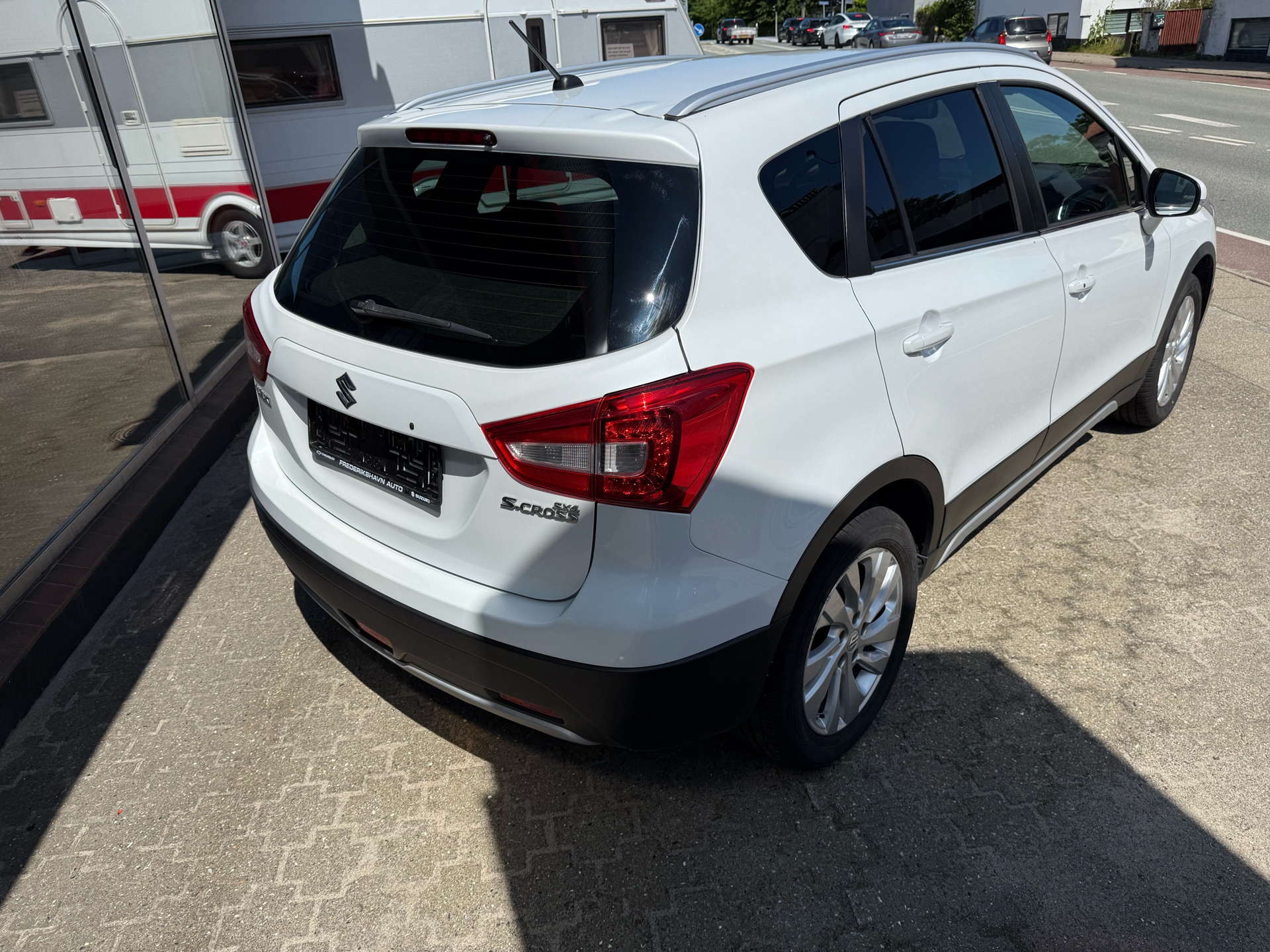 Billede af Suzuki S-Cross 1,0 Boosterjet Active 112HK 5d