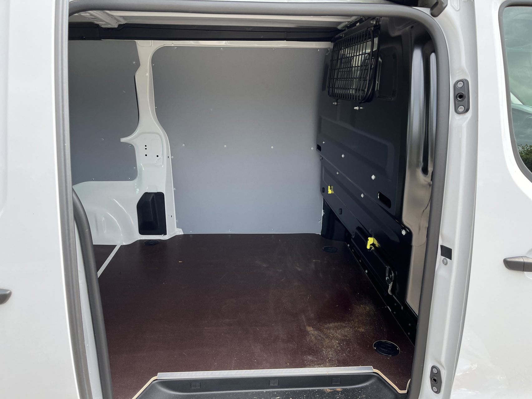 Billede af Toyota Proace Electric Medium EL Base++ m/Bagklap 136HK Van Aut.