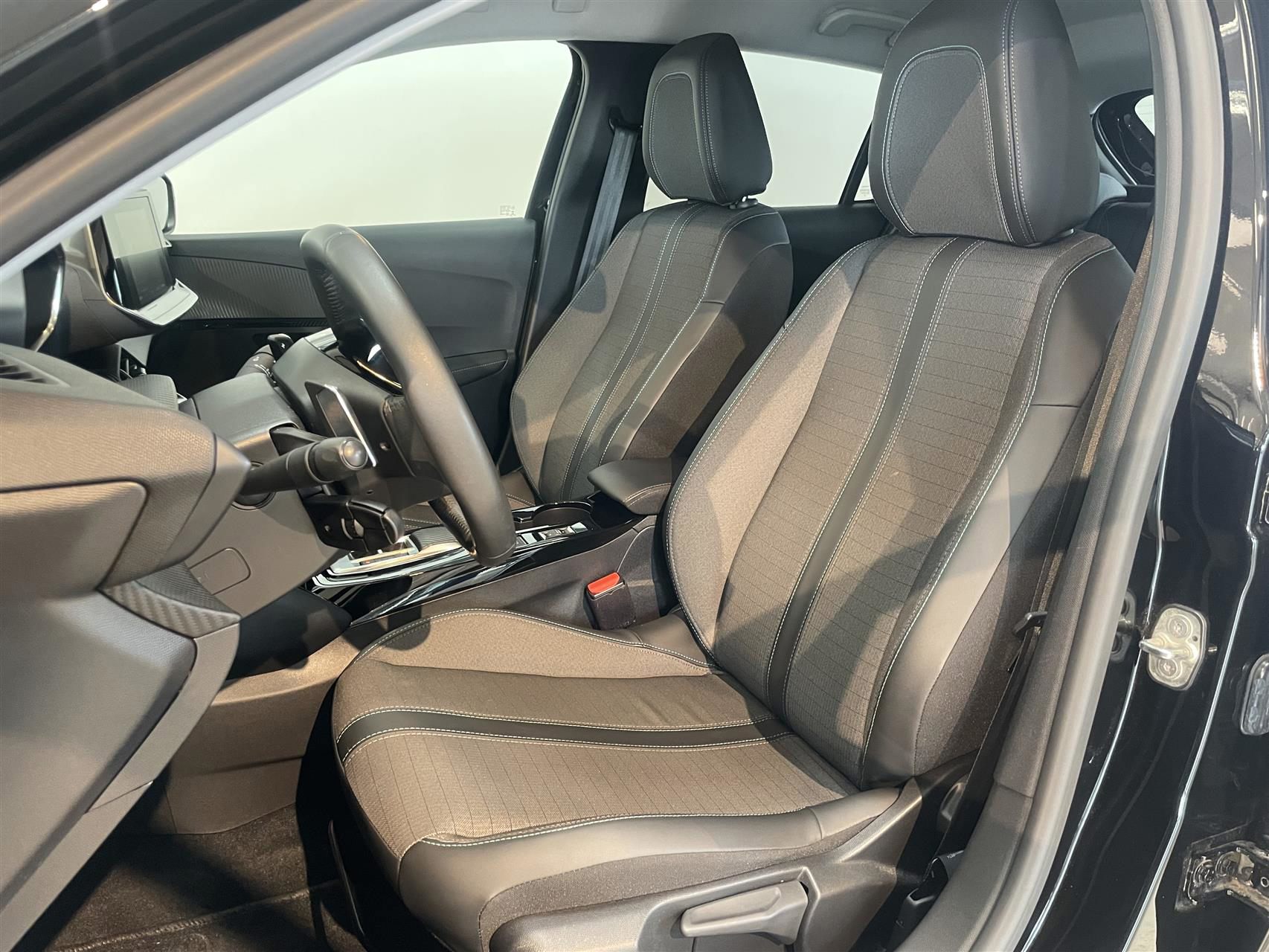 Billede af Peugeot 208 1,2 PureTech Allure EAT8 100HK 5d 8g Aut.