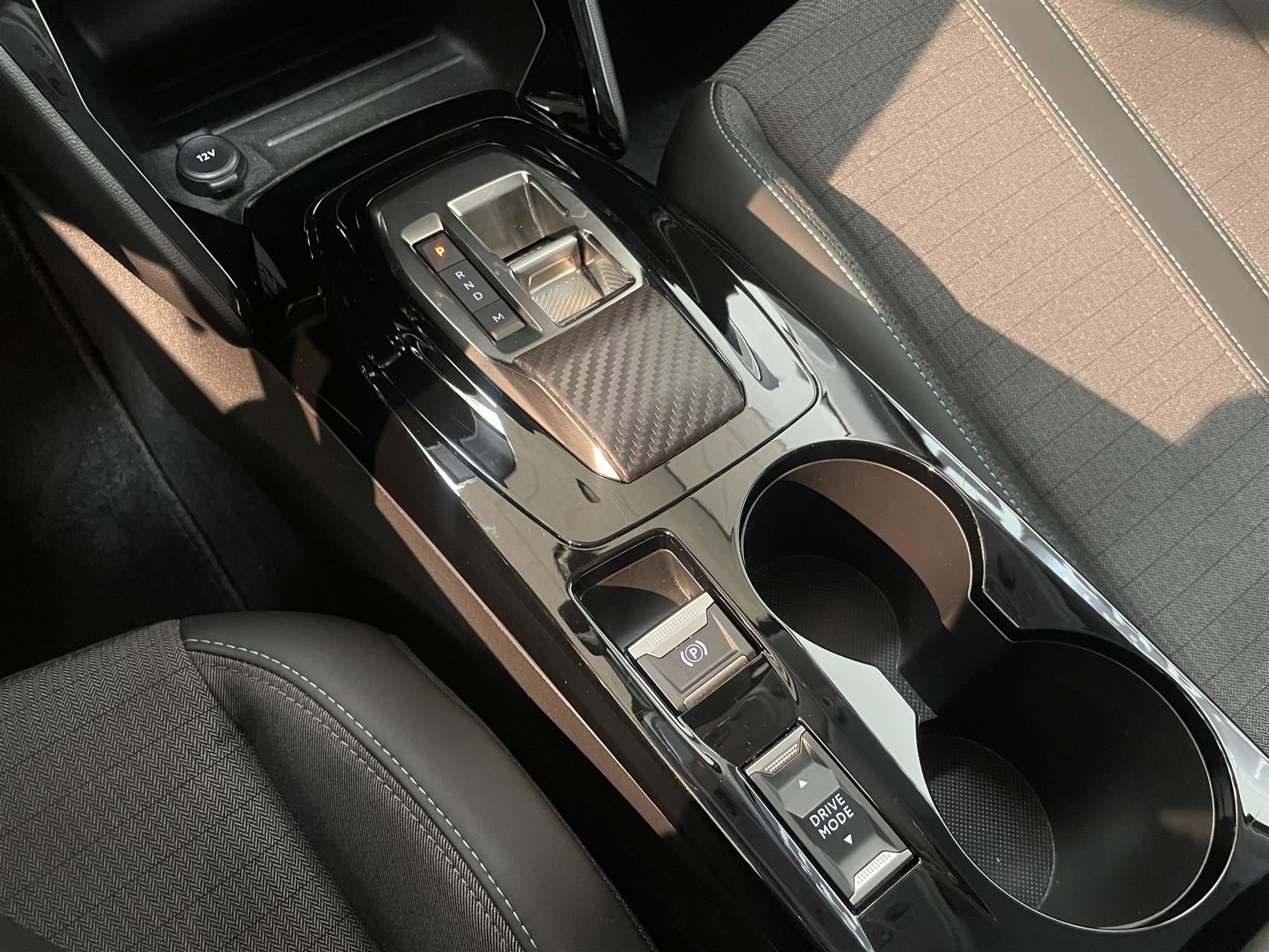 Billede af Peugeot 208 1,2 PureTech Allure EAT8 100HK 5d 8g Aut.