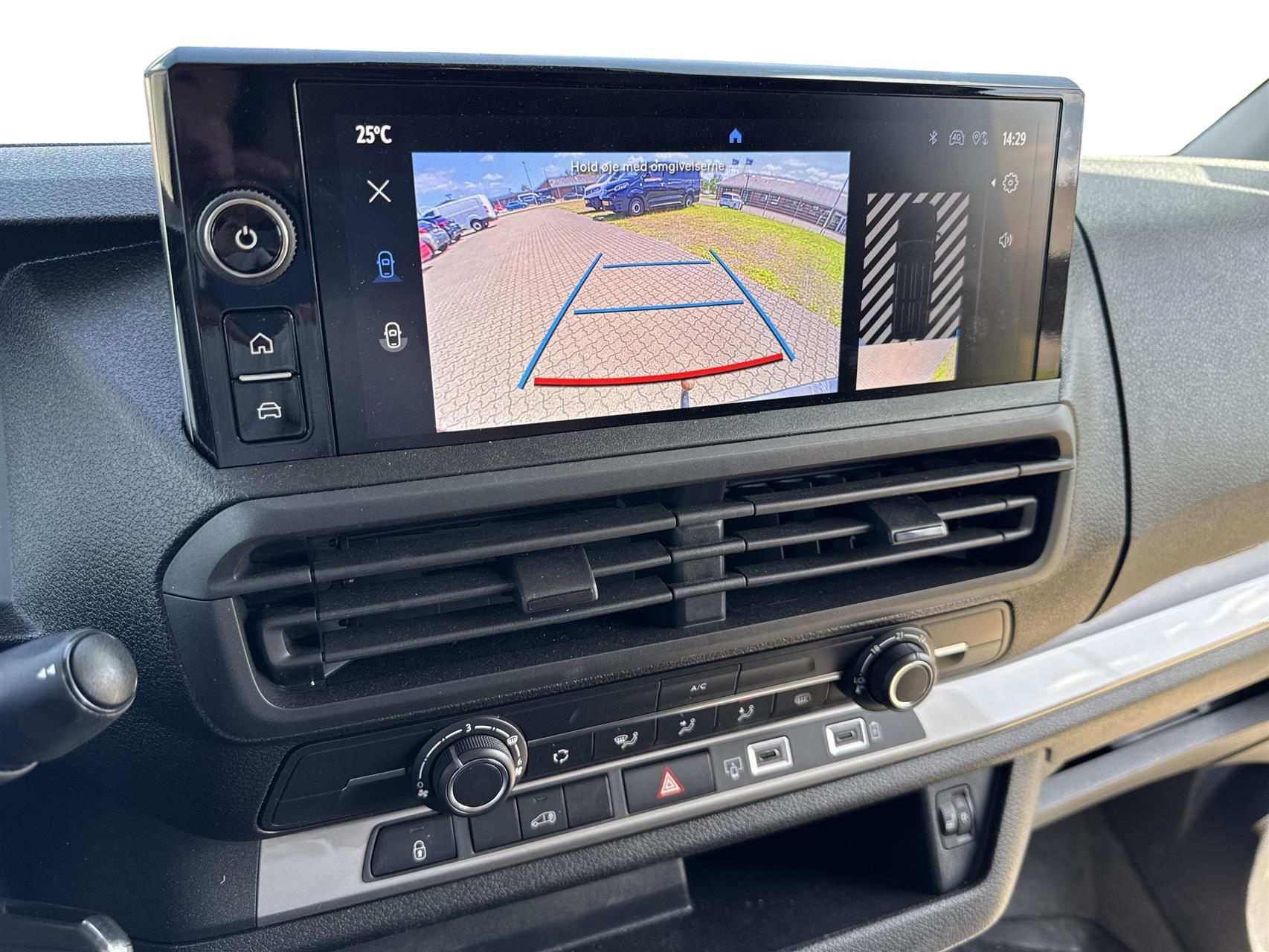 Billede af Toyota Proace Long 2,0 D Comfort Master To skydedør 144HK Van 8g Aut.