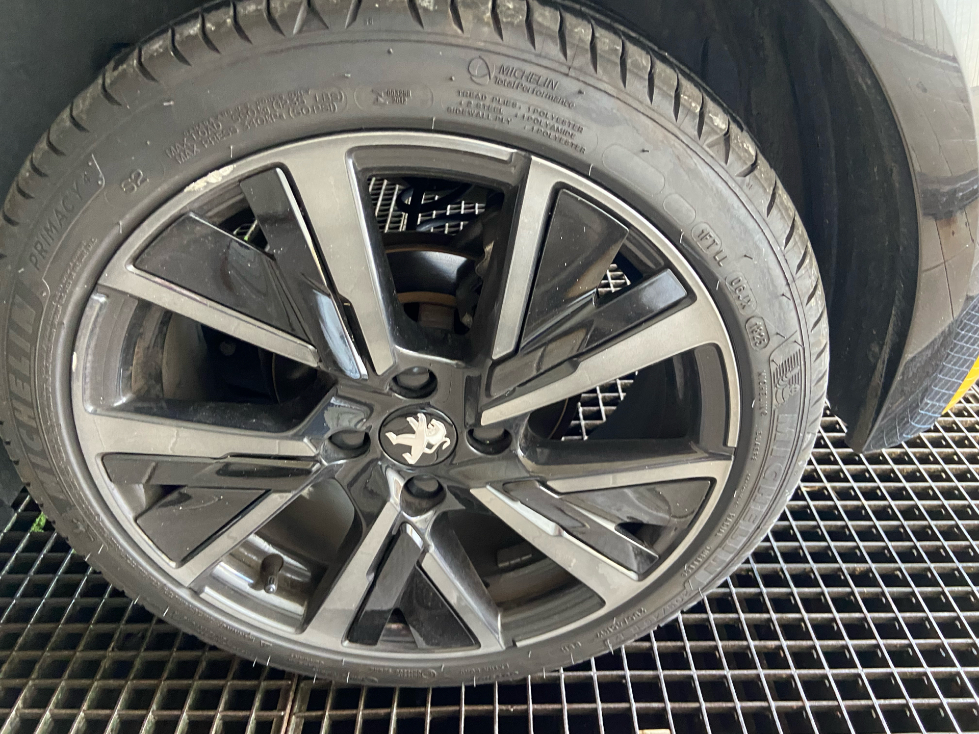 Billede af Peugeot 208 1,2 PureTech GT 100HK 5d 6g