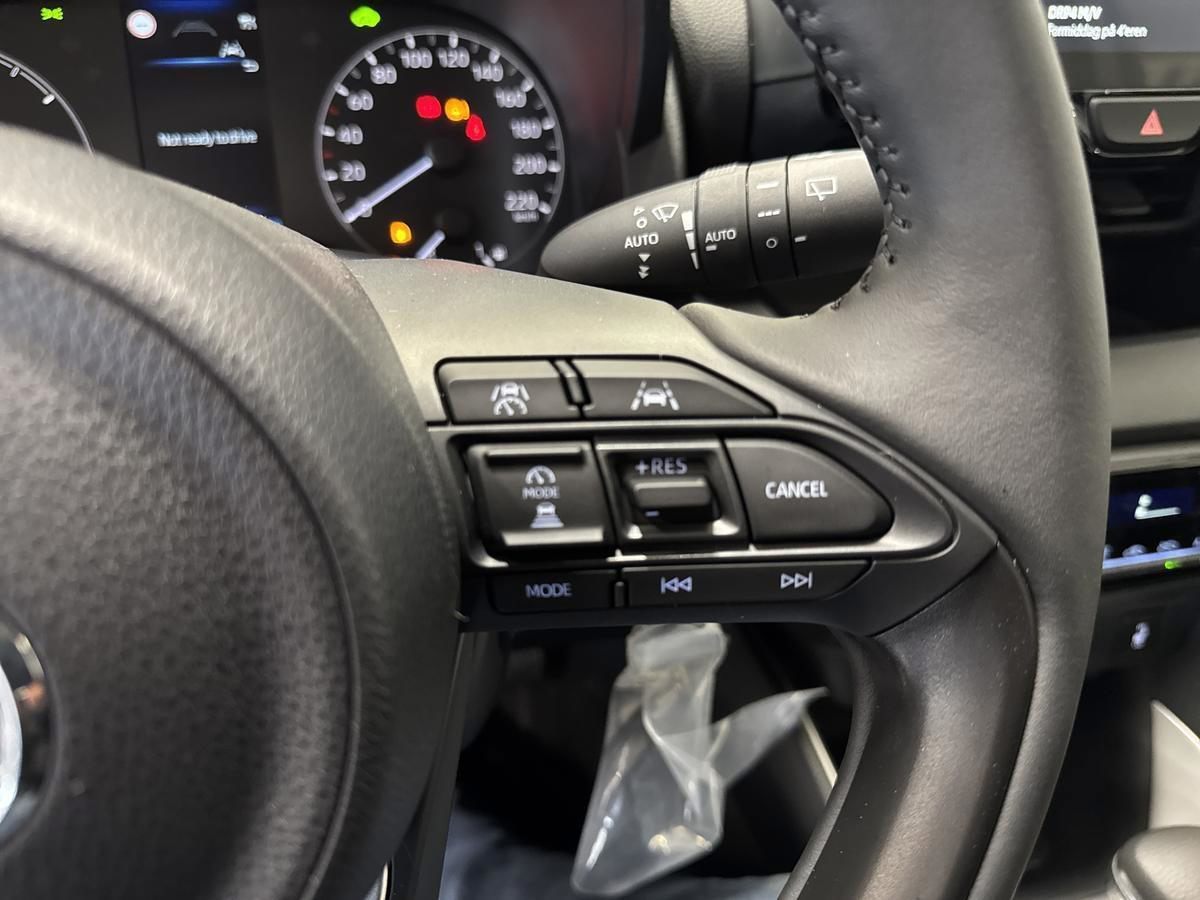 Billede af Mazda 2 1,5 VVT-I  Hybrid Centre-Line CVT 116HK 5d Trinl. Gear