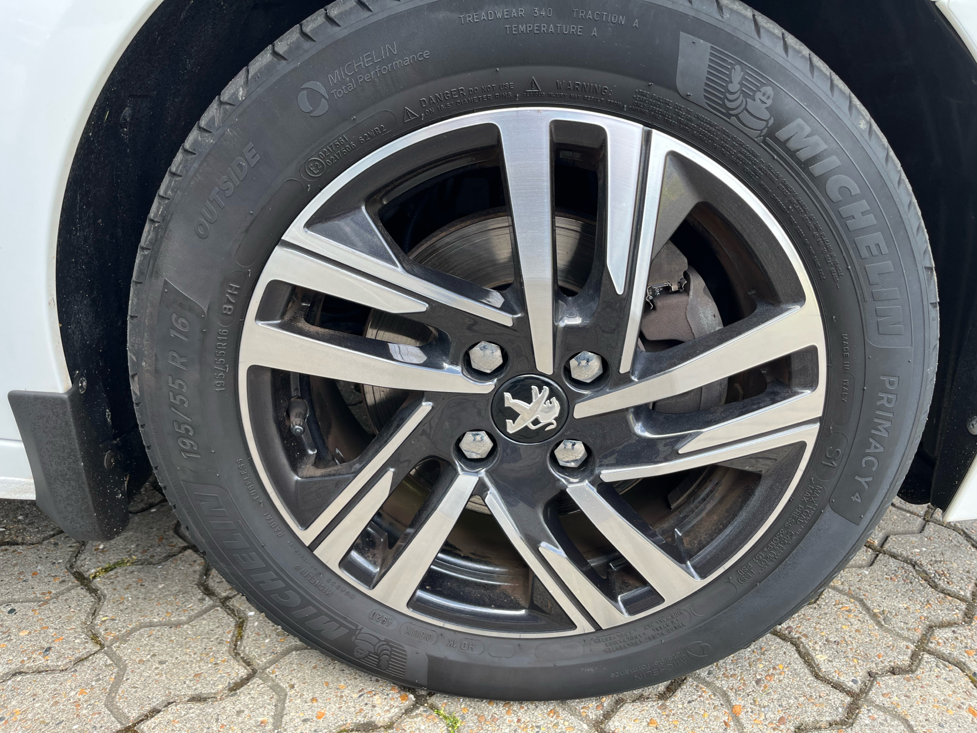 Billede af Peugeot 208 1,2 PureTech Allure Grand 100HK 5d 6g