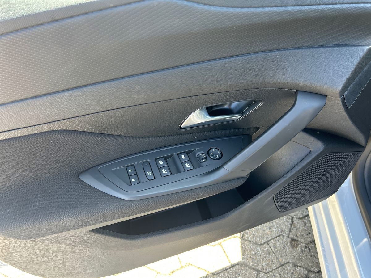 Billede af Peugeot e-308 EL Style 156HK Stc Aut.