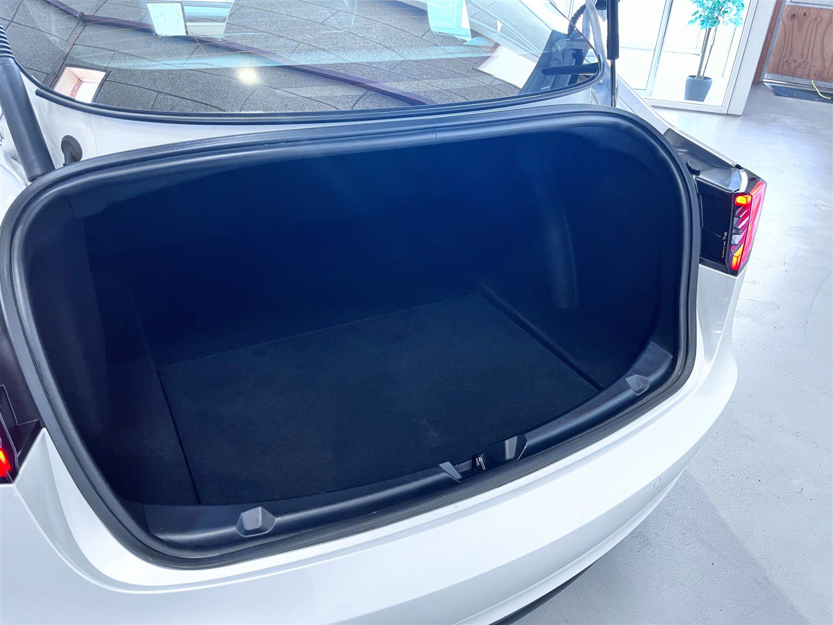 Billede af Tesla Model 3 EL Standard Range Plus 325HK Aut.