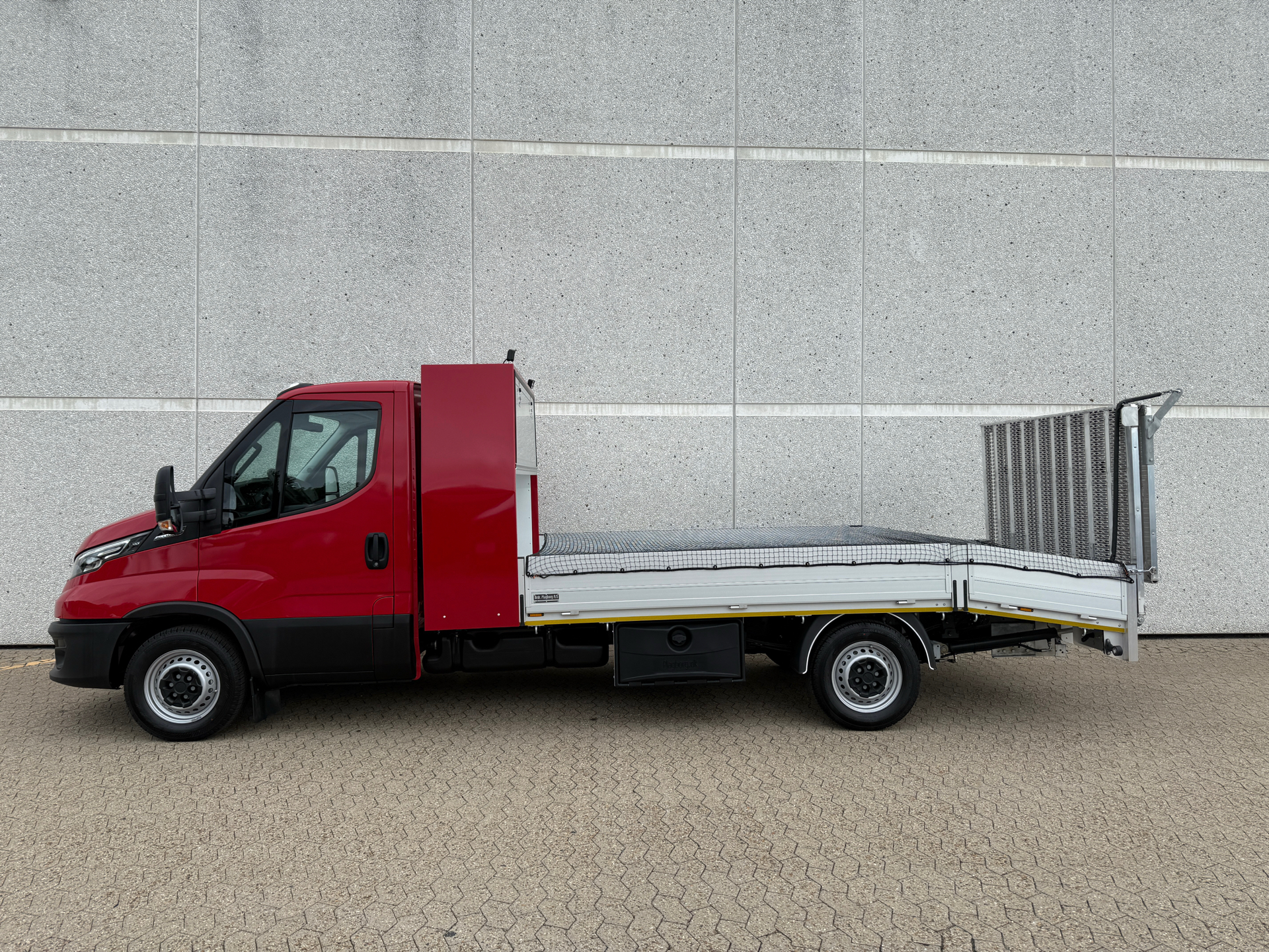 Billede af Iveco Daily 35S18 4100mm 3,0 D 180HK Ladv./Chas. 8g Aut.