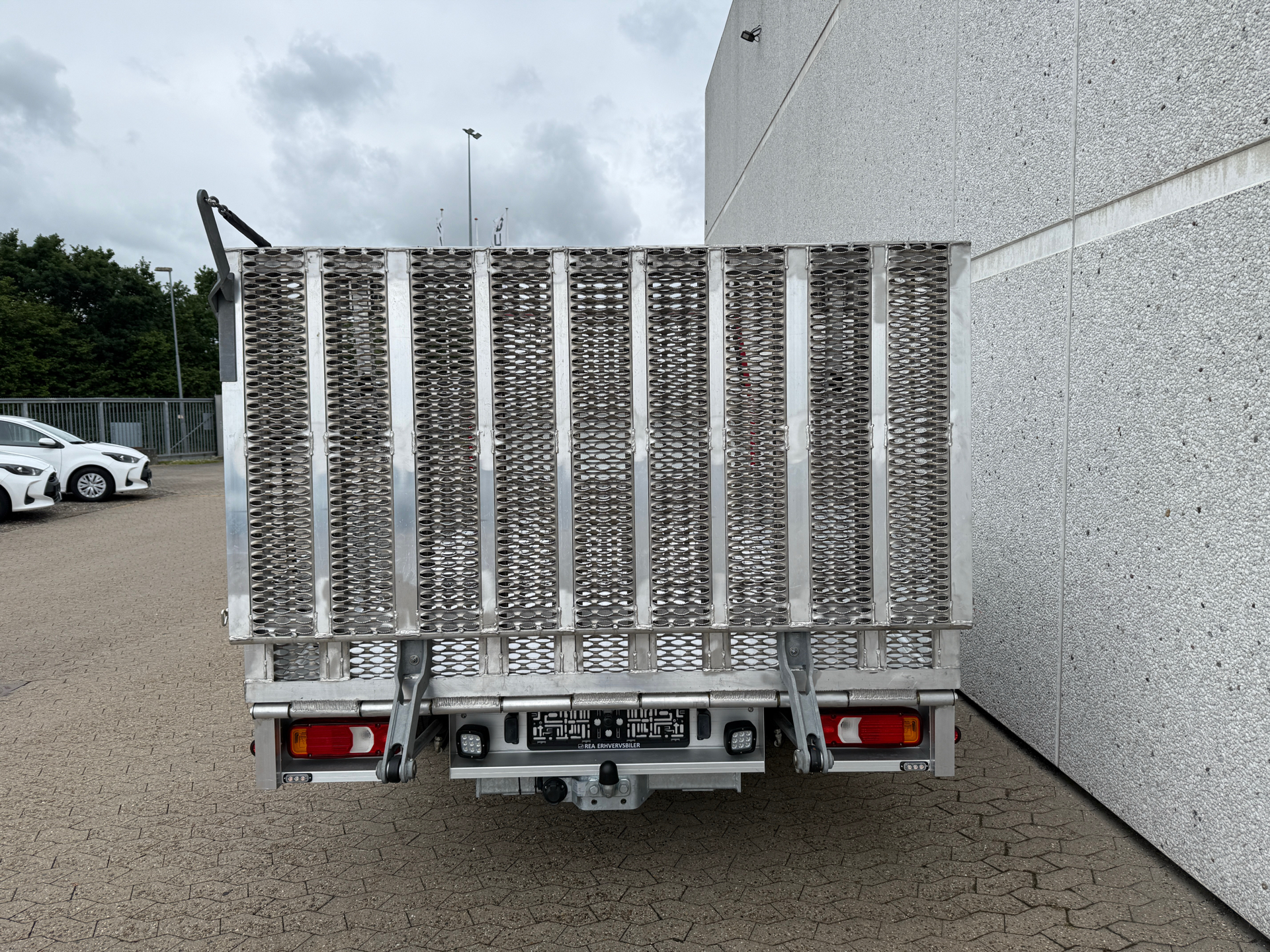 Billede af Iveco Daily 35S18 4100mm 3,0 D 180HK Ladv./Chas. 8g Aut.