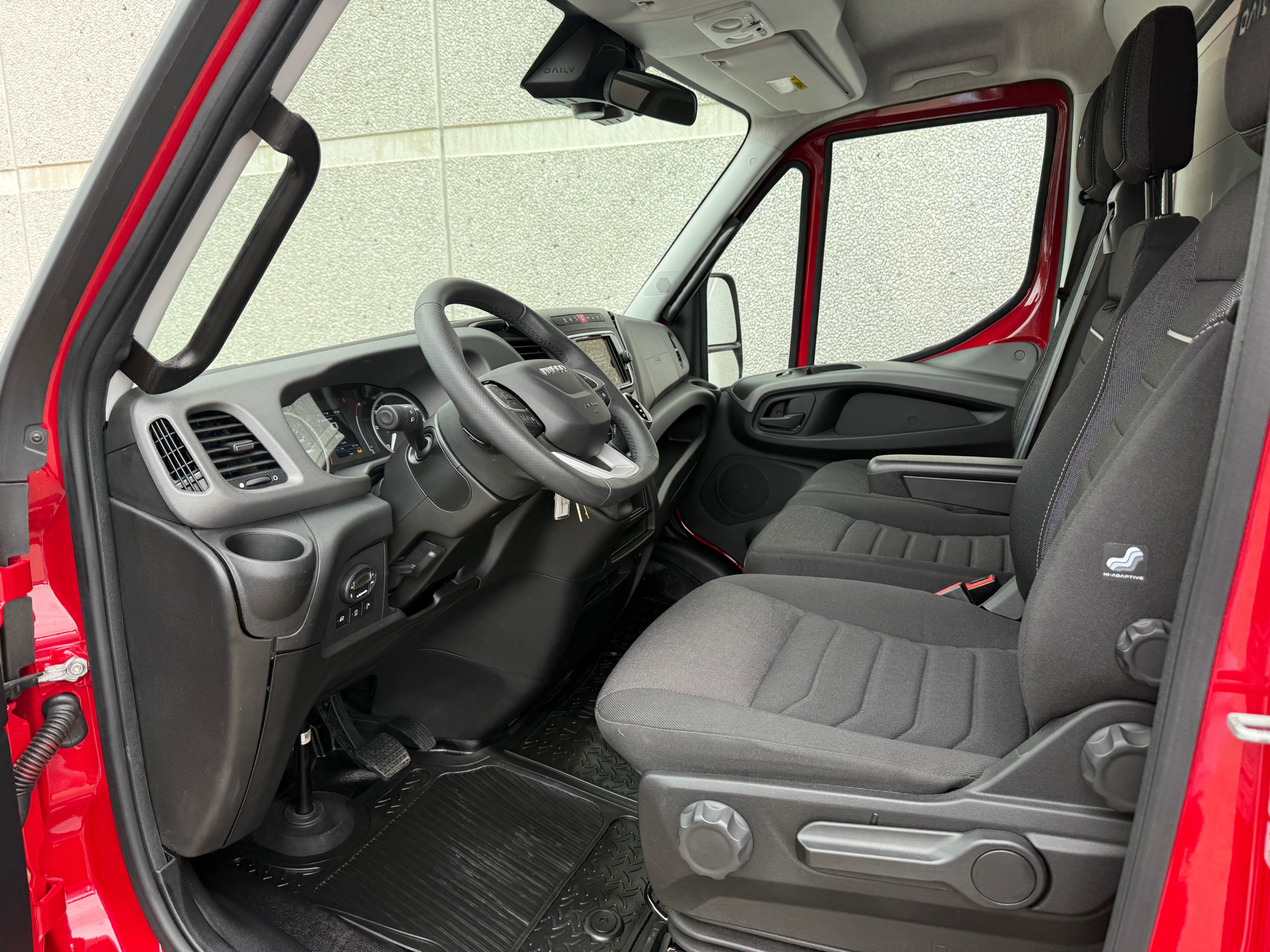 Billede af Iveco Daily 35S18 4100mm 3,0 D 180HK Ladv./Chas. 8g Aut.