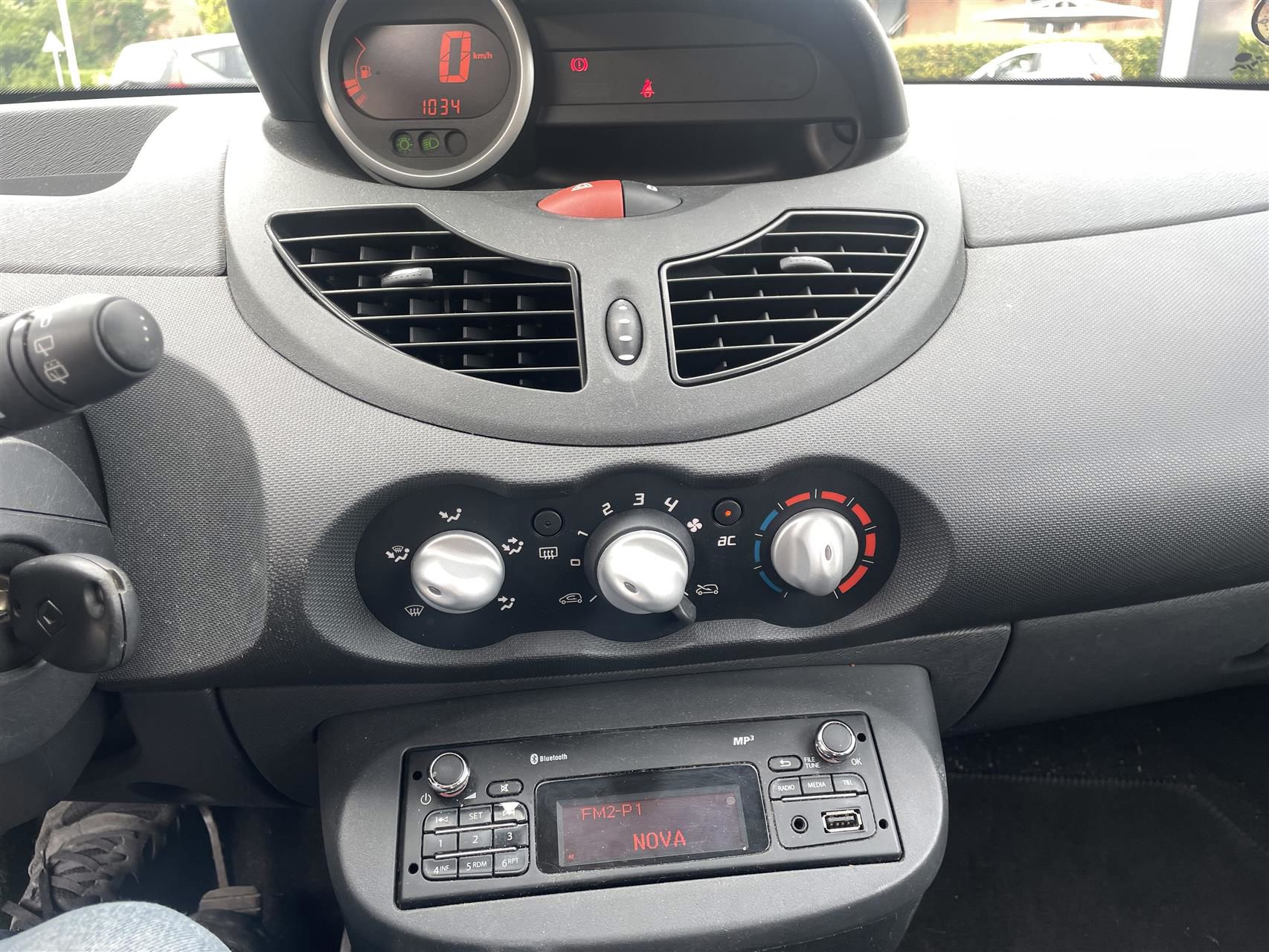 Billede af Renault Twingo 1,2 16V Authentique 75HK 3d