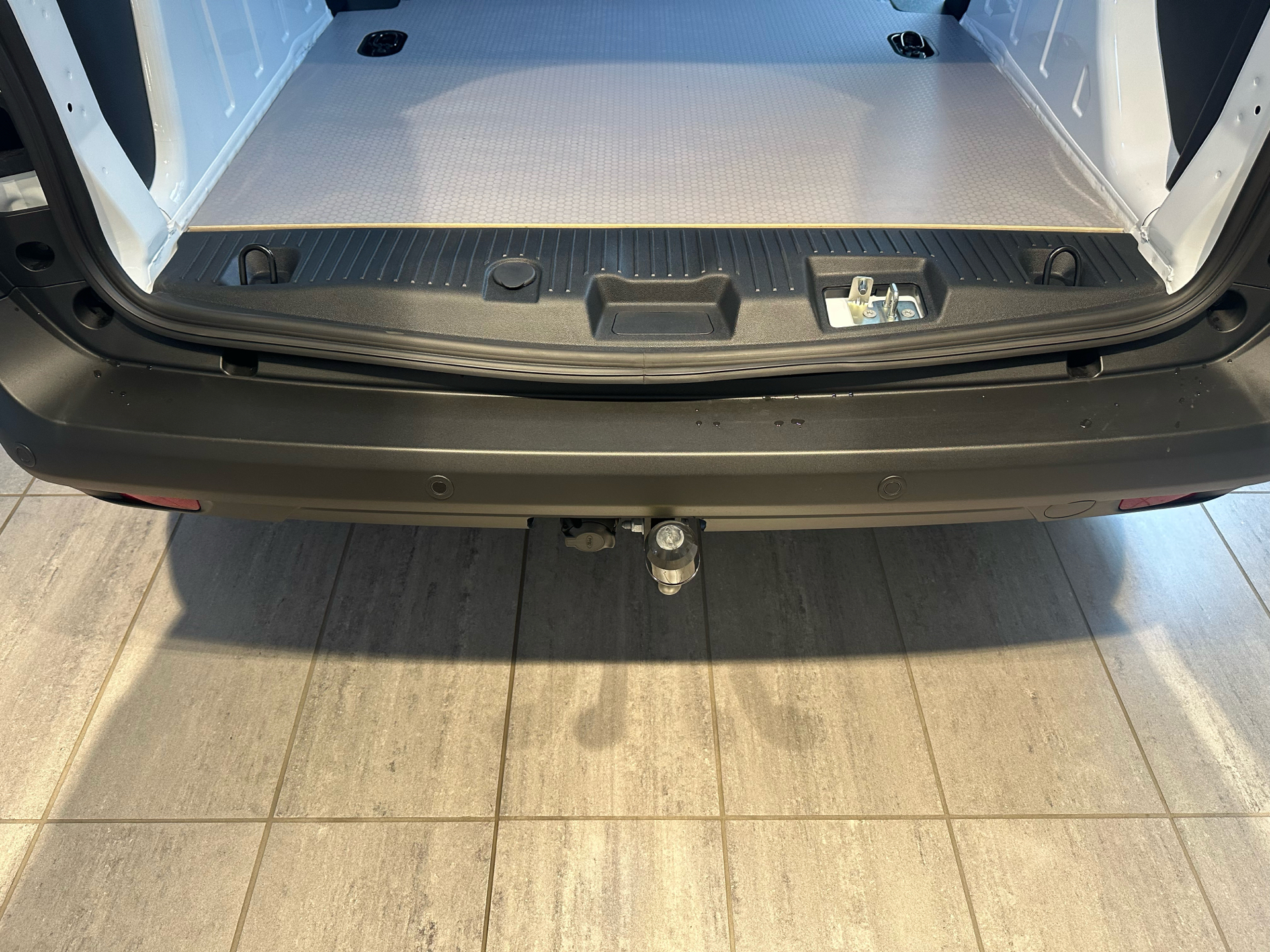 Billede af Ford E-Transit Courier EL Limited 136HK Van Aut.