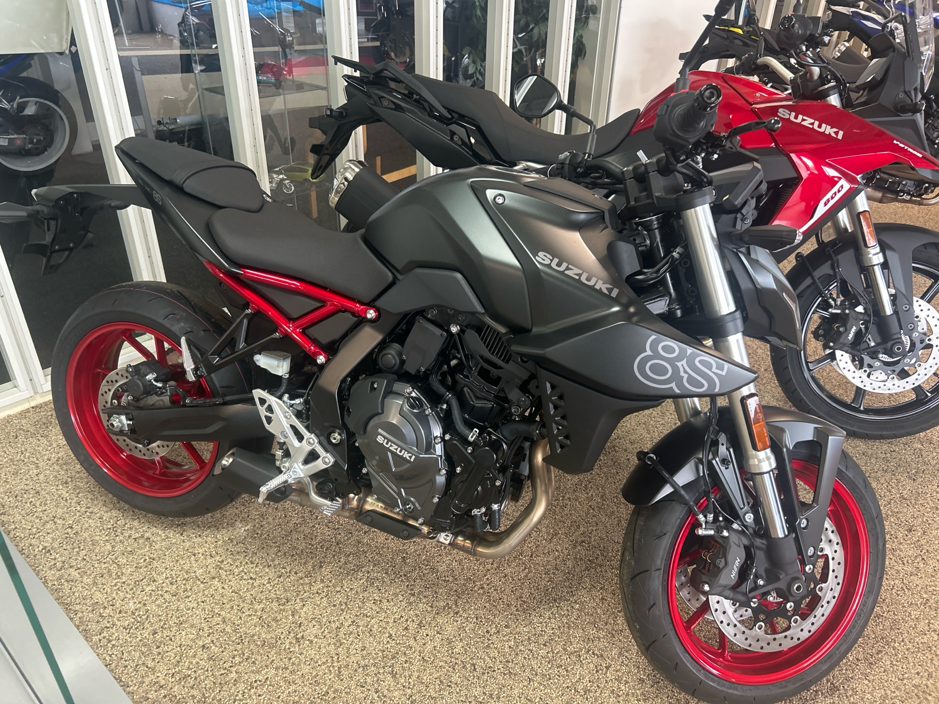 Billede af Suzuki GSX-8S 776 83HK 6g