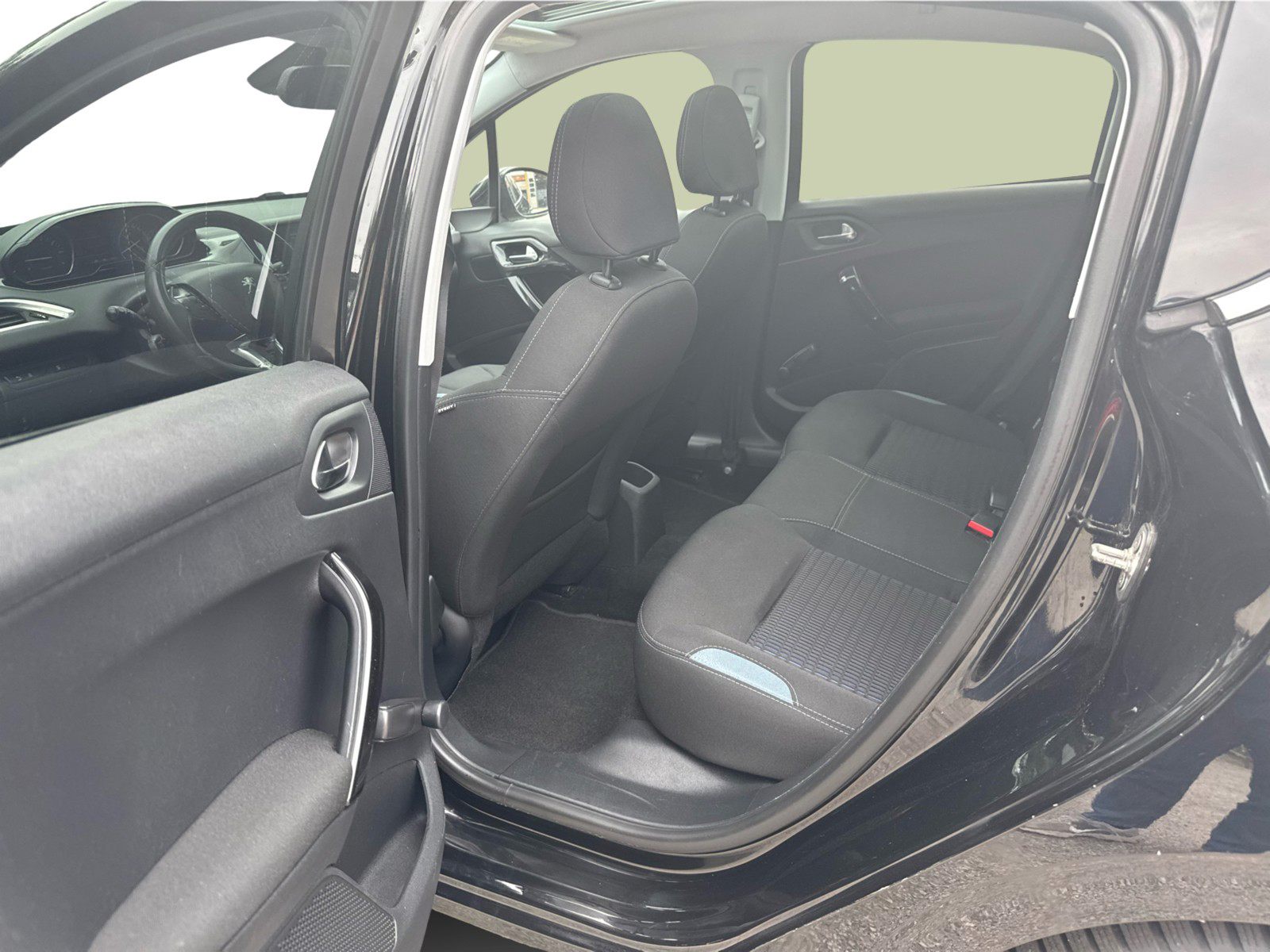 Billede af Peugeot 208 1,2 VTi Allure Sky 82HK 5d