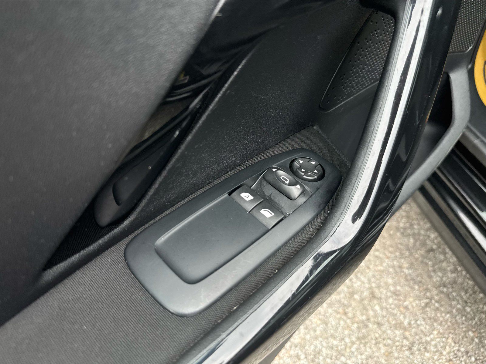 Billede af Peugeot 208 1,2 VTi Allure Sky 82HK 5d