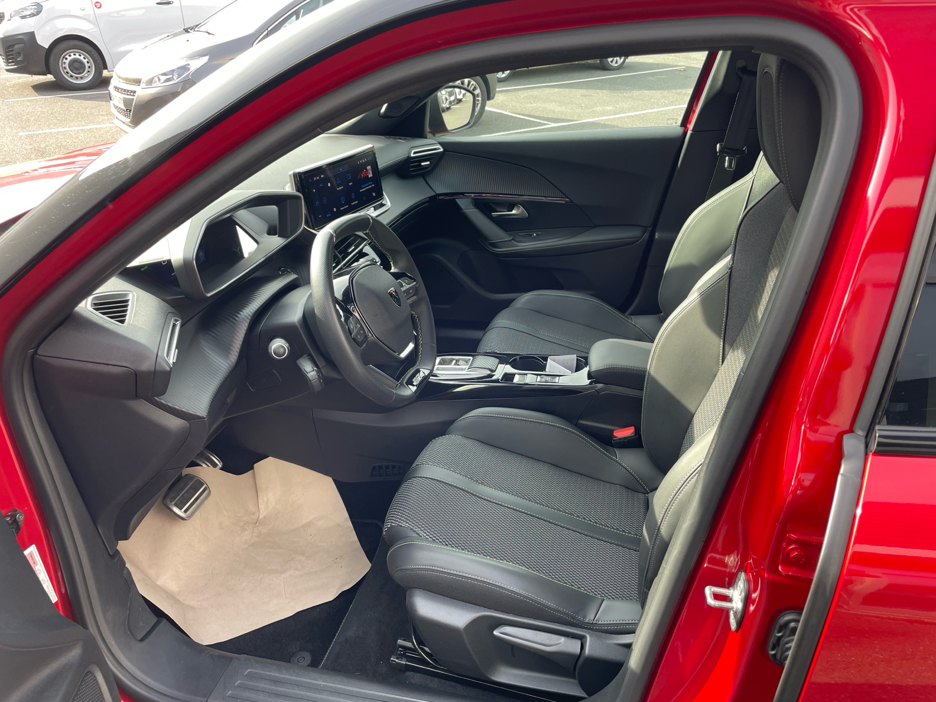 Billede af Peugeot e-2008 EL GT 156HK 5d Aut.