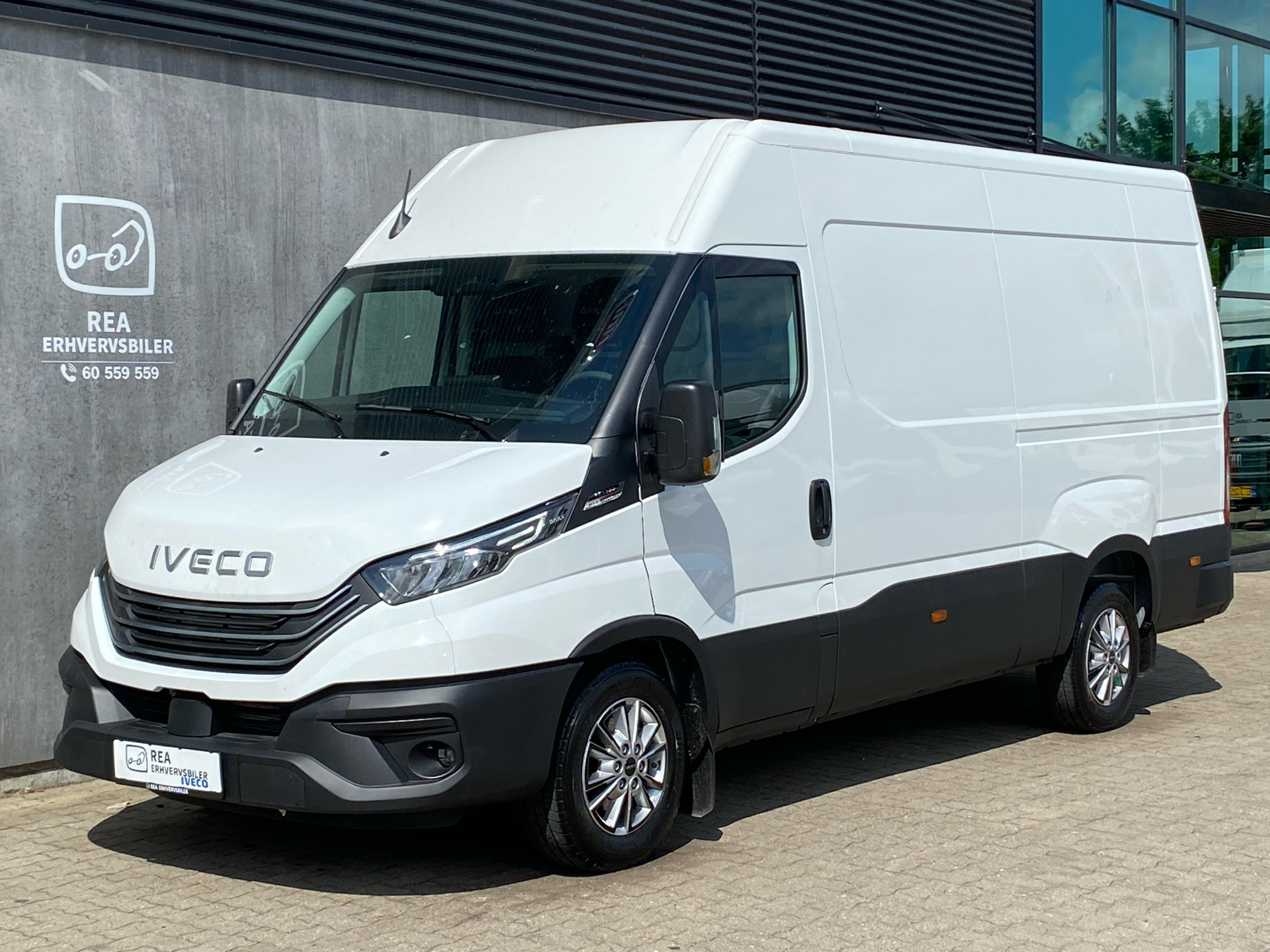 Billede af Iveco Daily 35S18 12m3 3,0 D 180HK Van 8g Aut.