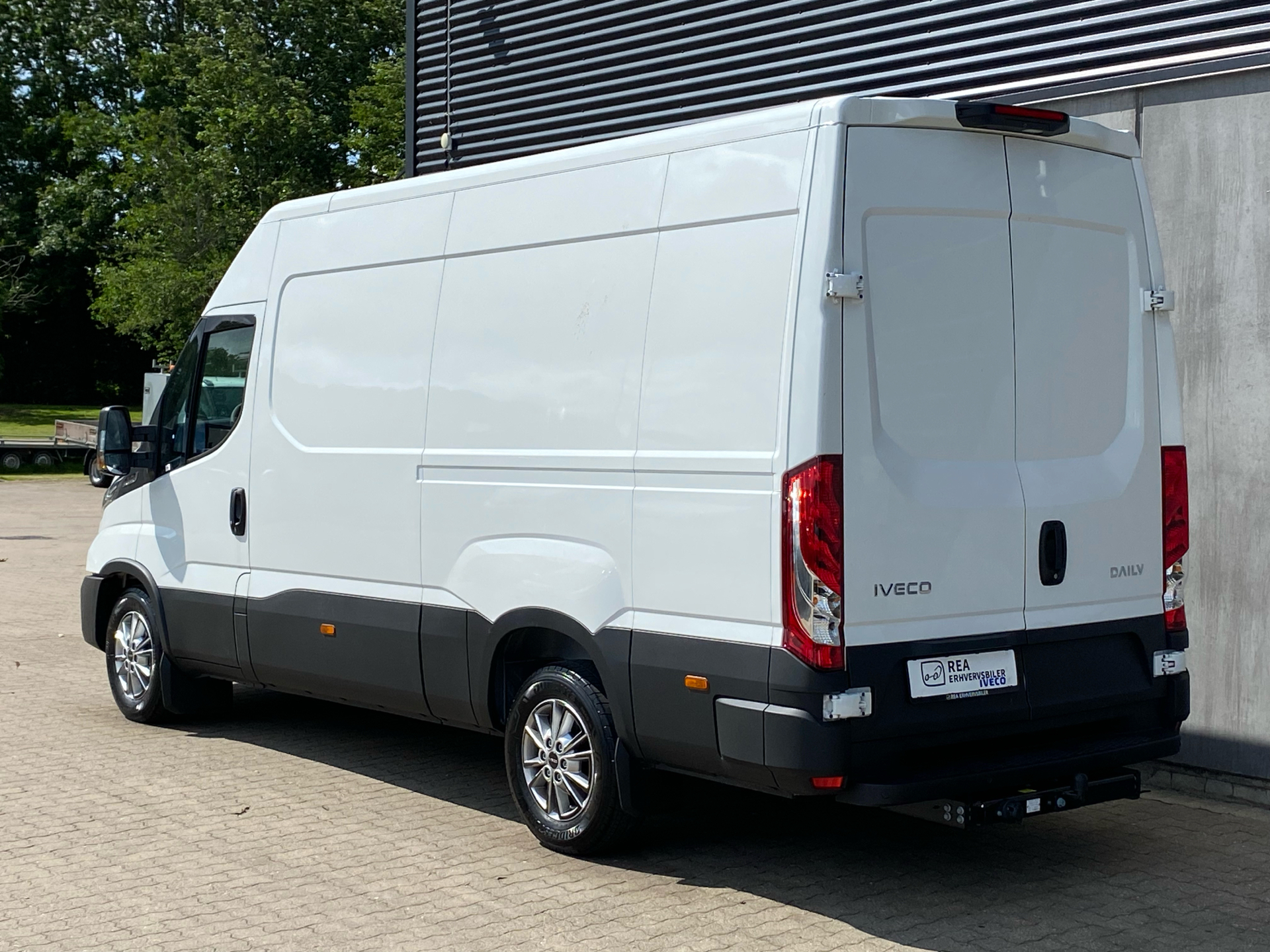 Billede af Iveco Daily 35S18 12m3 3,0 D 180HK Van 8g Aut.