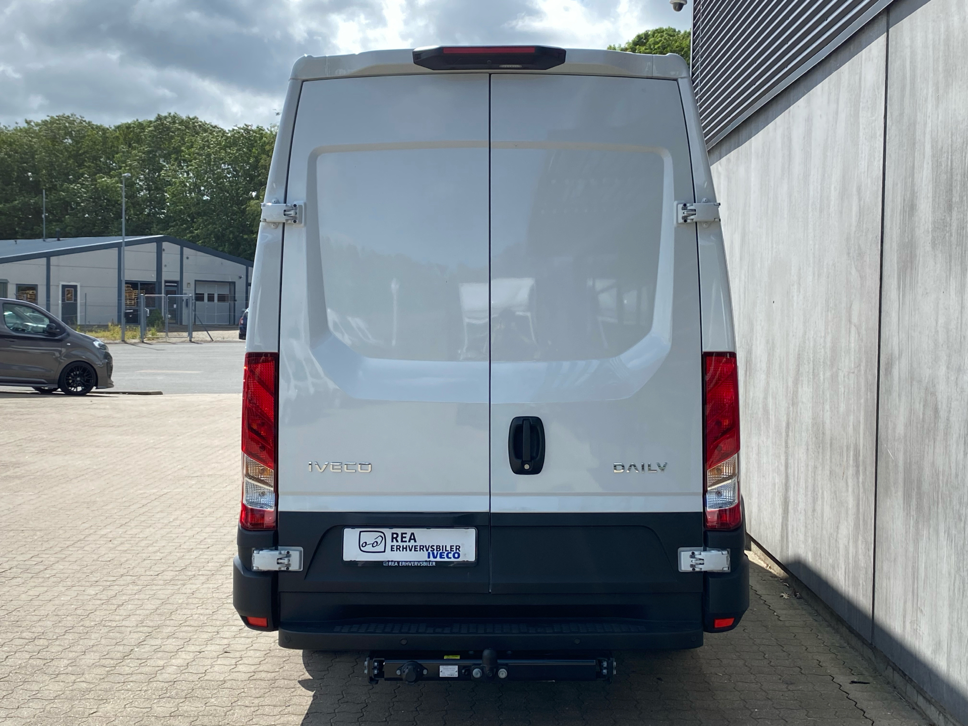 Billede af Iveco Daily 35S18 12m3 3,0 D 180HK Van 8g Aut.