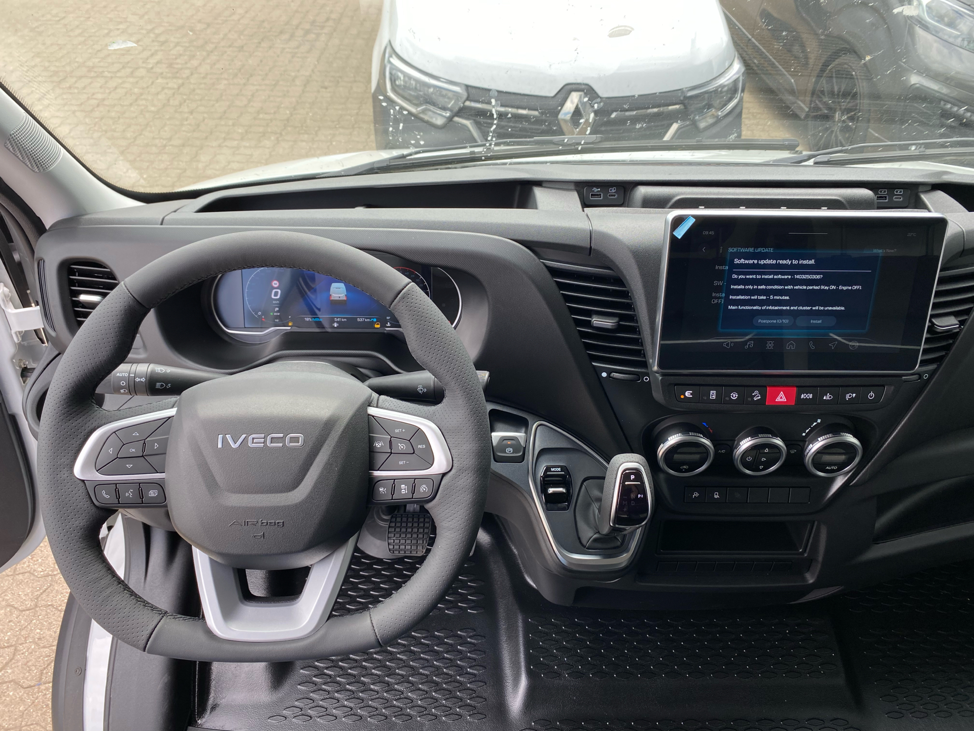 Billede af Iveco Daily 35S18 12m3 3,0 D 180HK Van 8g Aut.