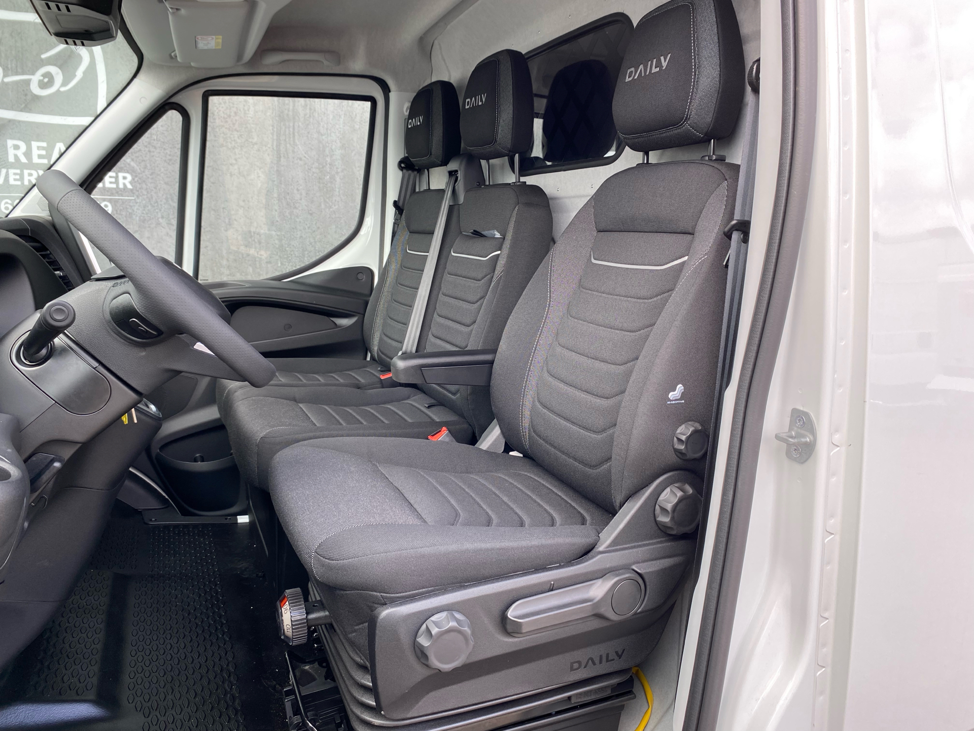 Billede af Iveco Daily 35S18 12m3 3,0 D 180HK Van 8g Aut.