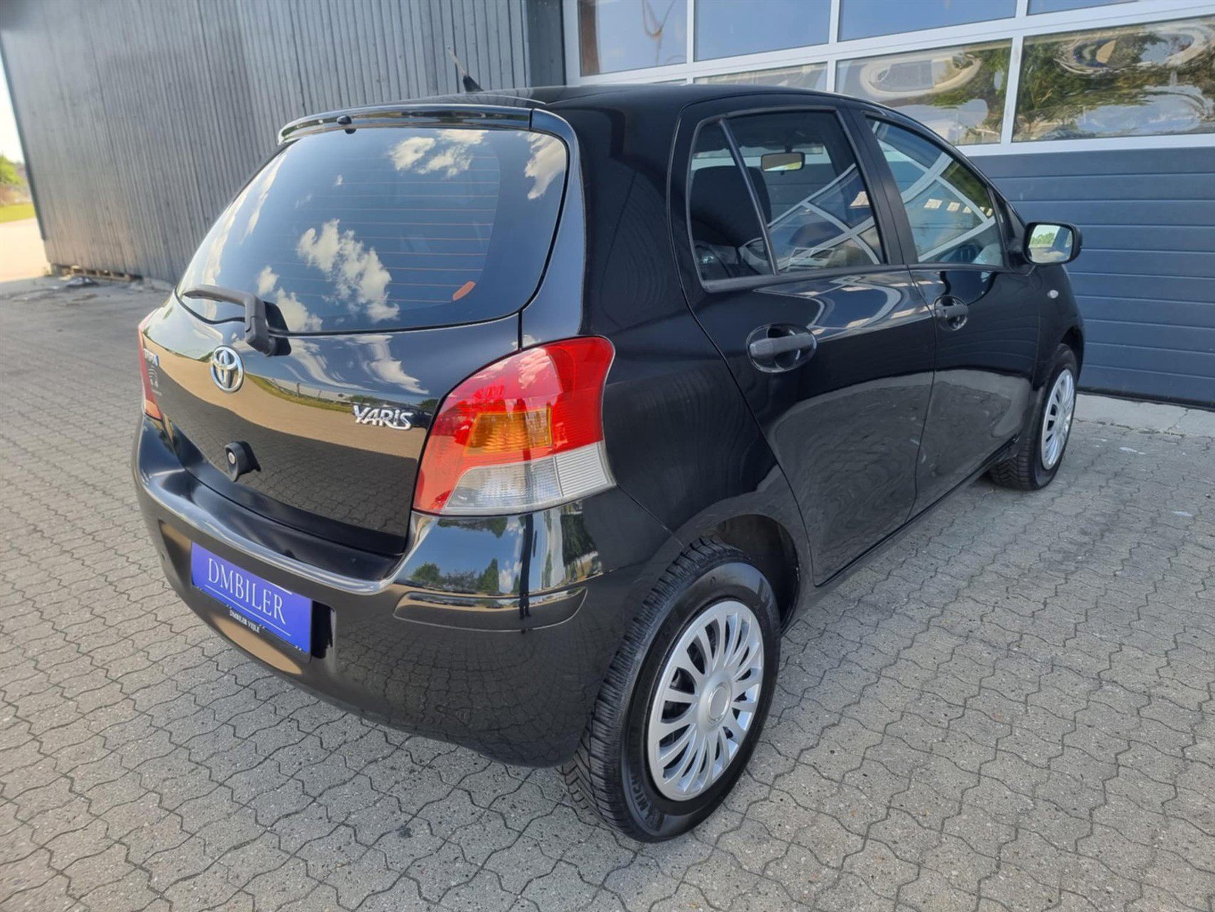 Billede af Toyota Yaris 1,0 VVT-I Linea Terra 69HK 5d