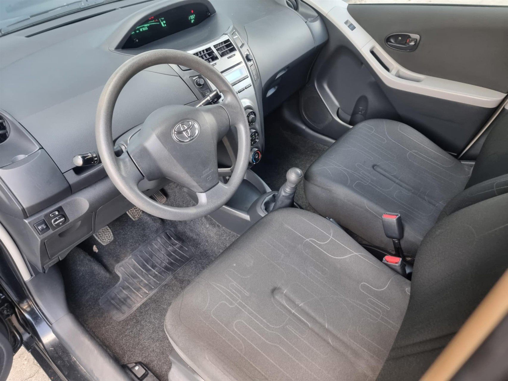 Billede af Toyota Yaris 1,0 VVT-I Linea Terra 69HK 5d