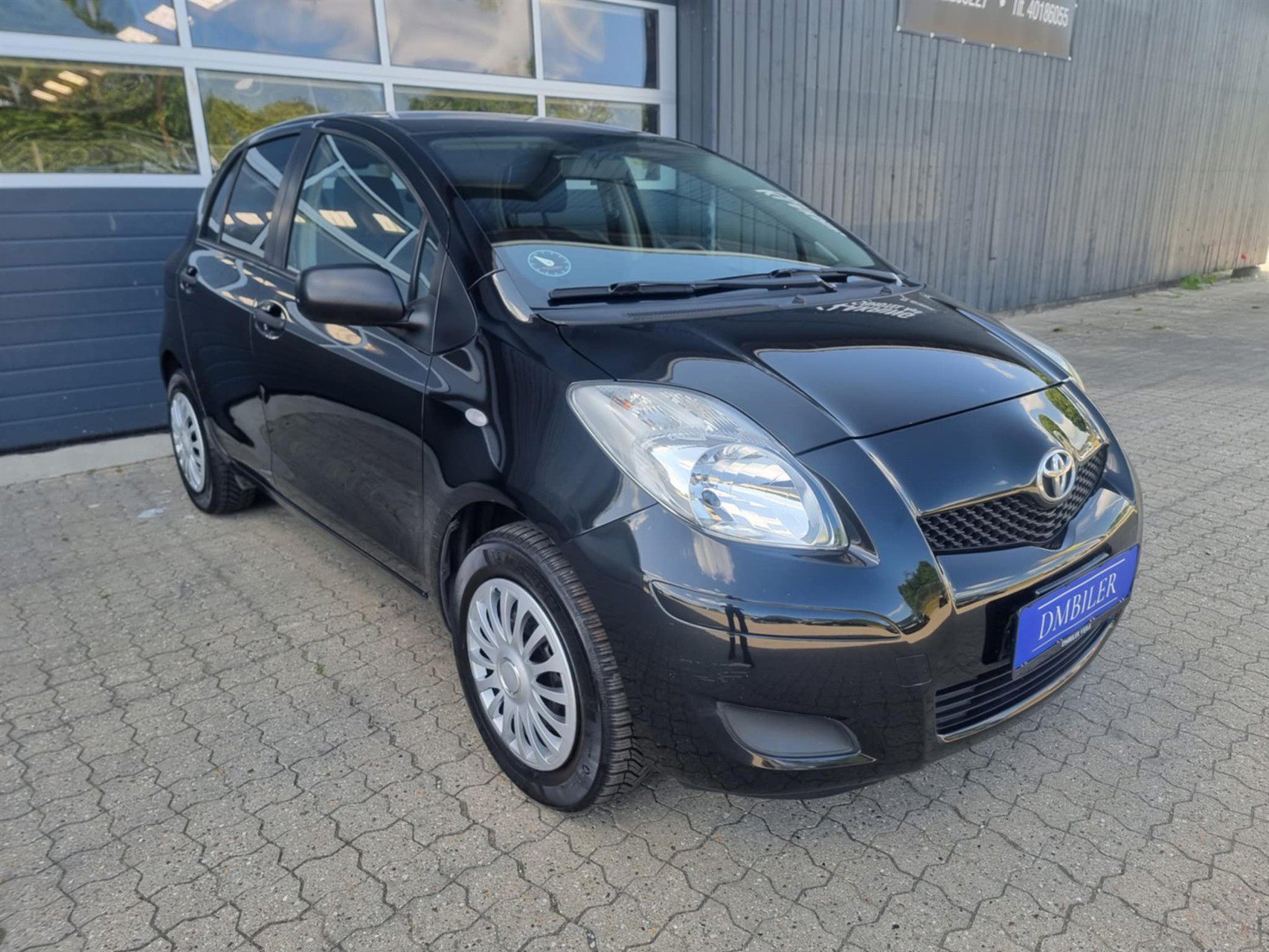 Billede af Toyota Yaris 1,0 VVT-I Linea Terra 69HK 5d