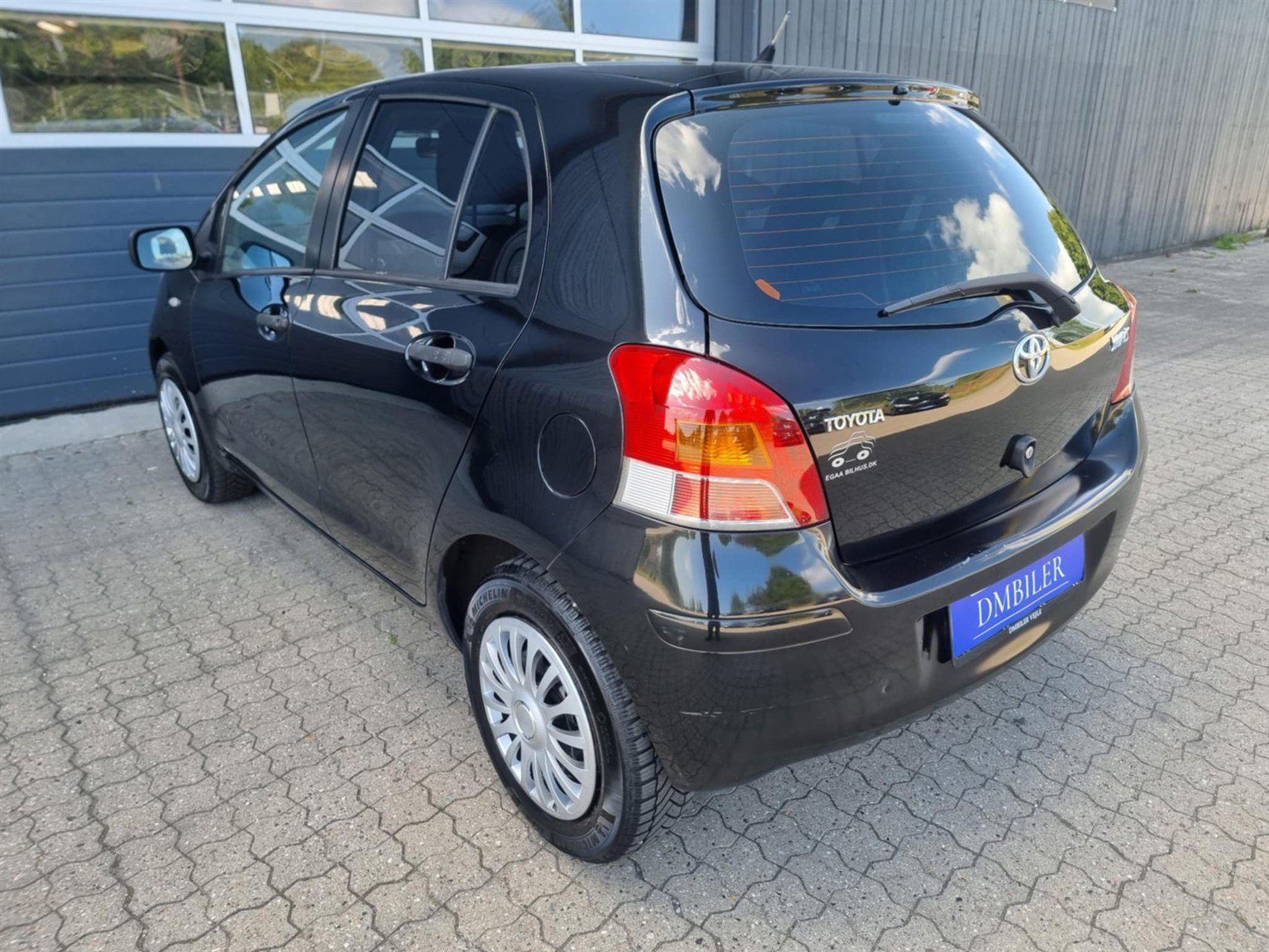 Billede af Toyota Yaris 1,0 VVT-I Linea Terra 69HK 5d