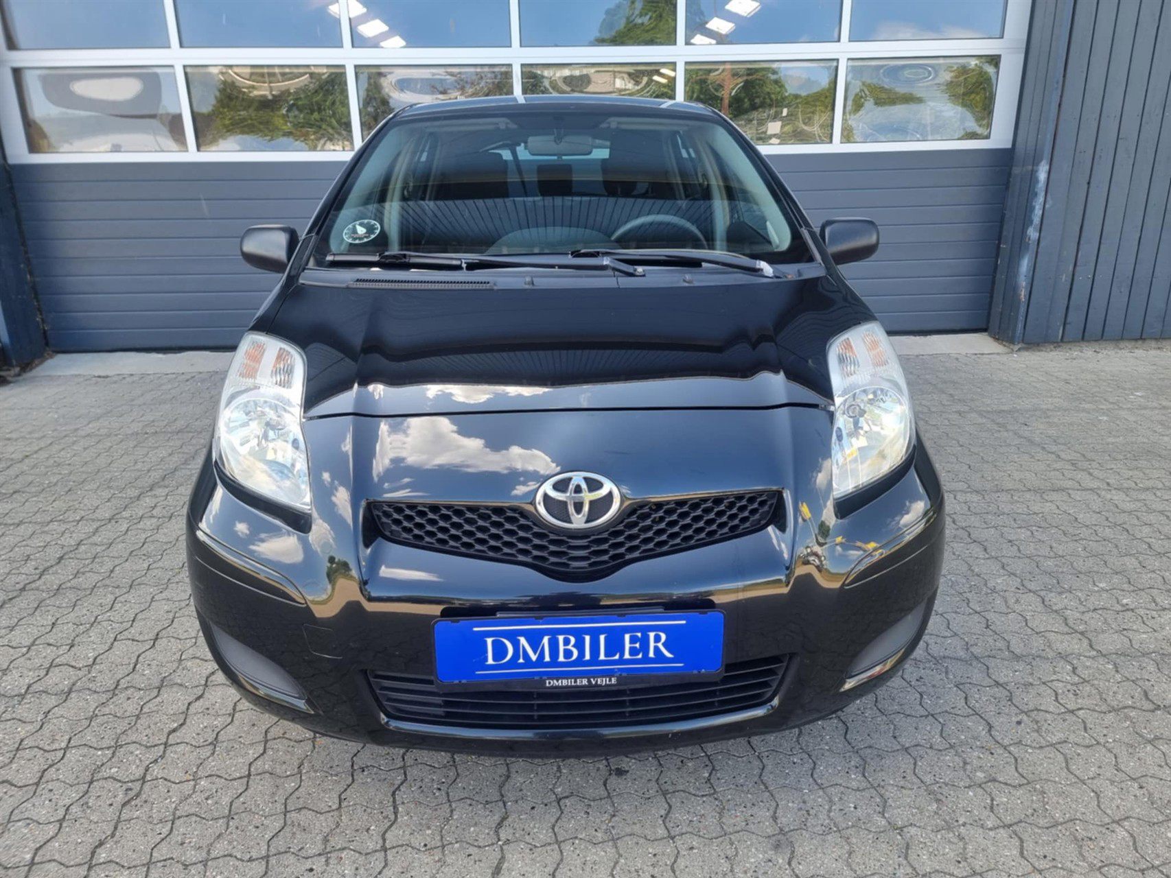 Billede af Toyota Yaris 1,0 VVT-I Linea Terra 69HK 5d