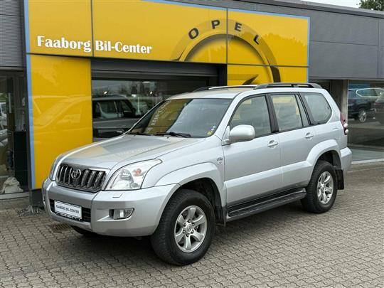Toyota Landcruiser 3,0 D-4D MPV Camper 166HK 5d