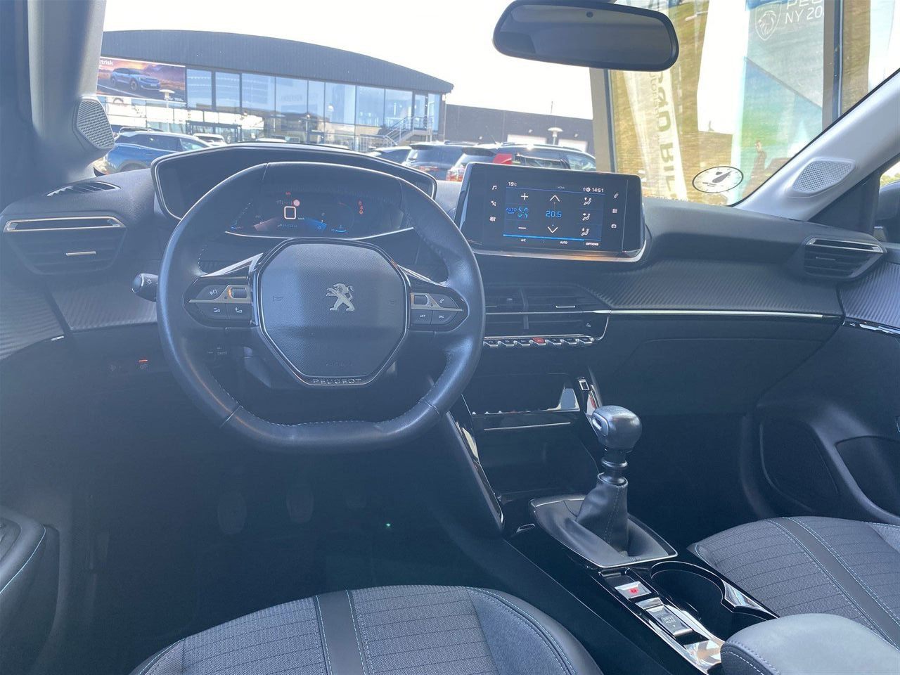 Billede af Peugeot 208 1,2 PureTech Allure Sky 100HK 5d 6g