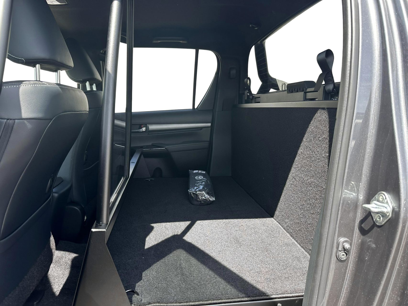 Billede af Toyota HiLux 2.8 diesel MHEV 204hk Double Cab AWD aut. gear T4 Invincible