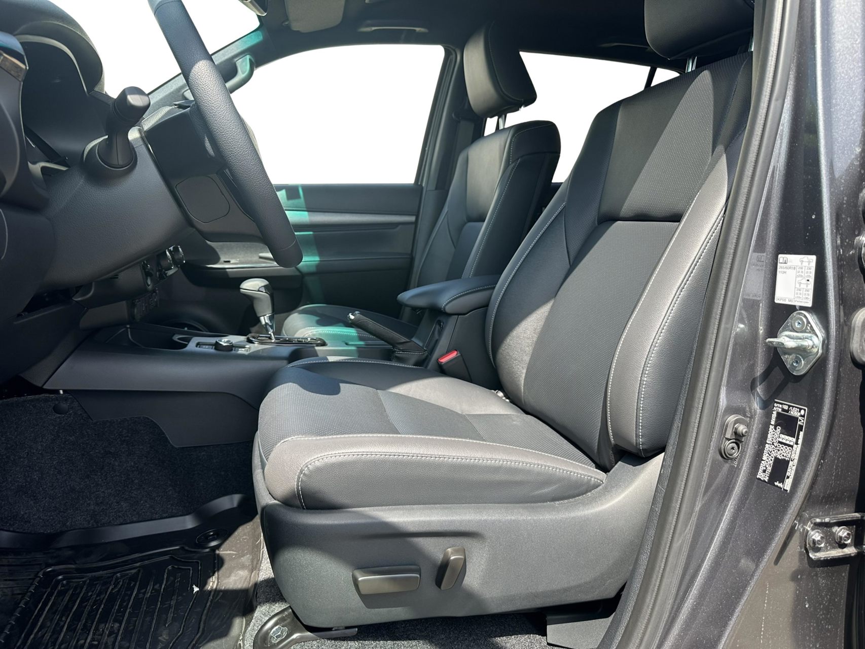 Billede af Toyota HiLux 2.8 diesel MHEV 204hk Double Cab AWD aut. gear T4 Invincible