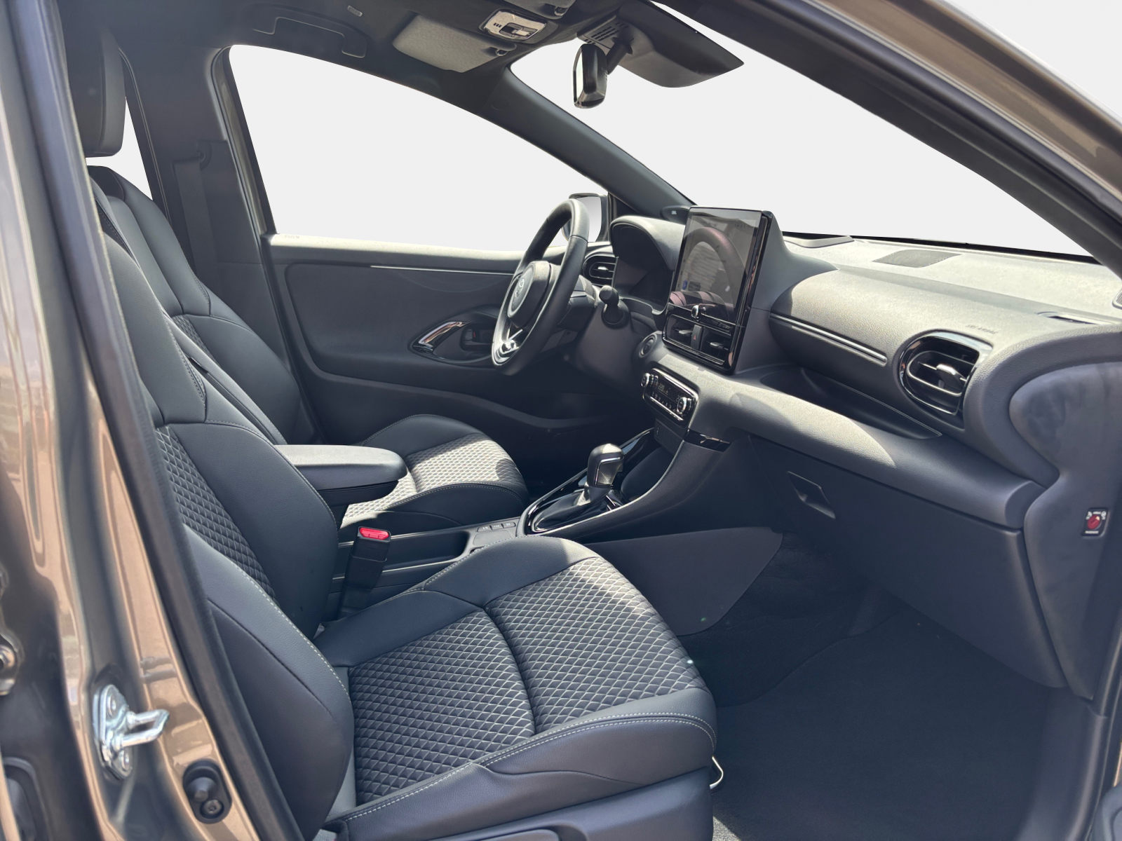 Billede af Toyota Yaris 1,5 Hybrid Executive Technology Plus 130HK 5d Trinl. Gear