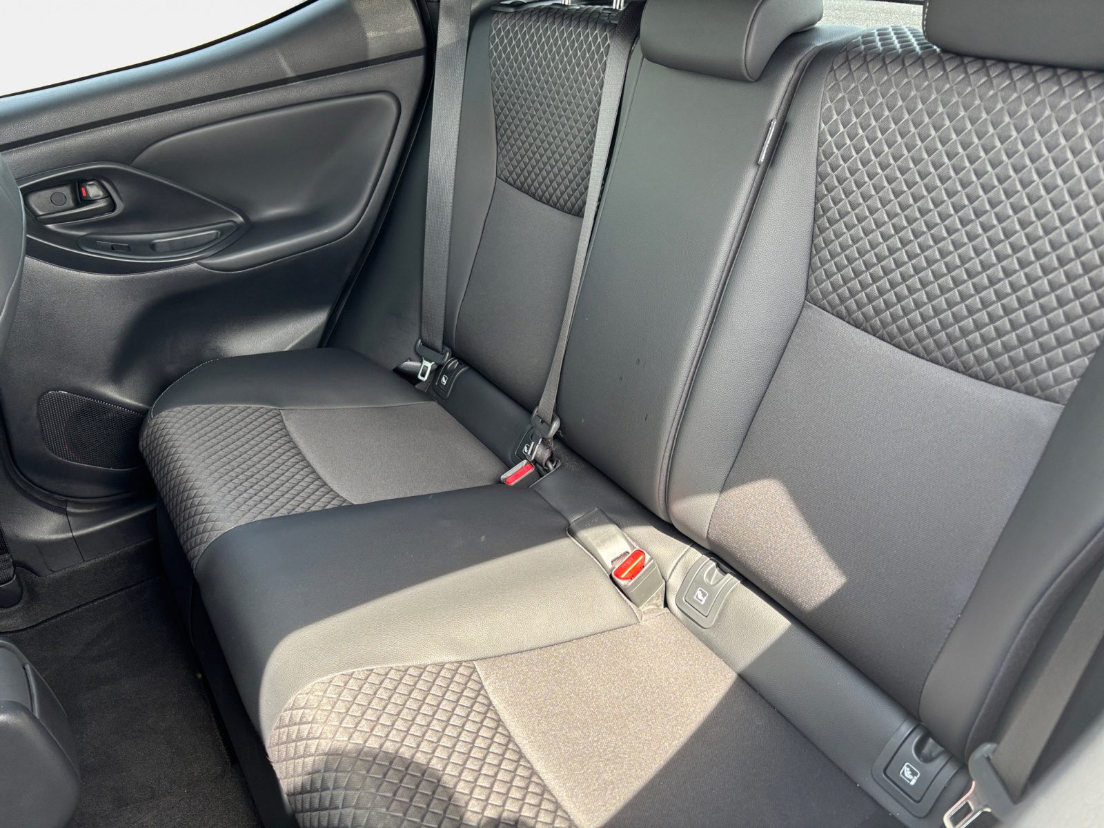 Billede af Toyota Yaris 1,5 Hybrid Executive Technology Plus 130HK 5d Trinl. Gear