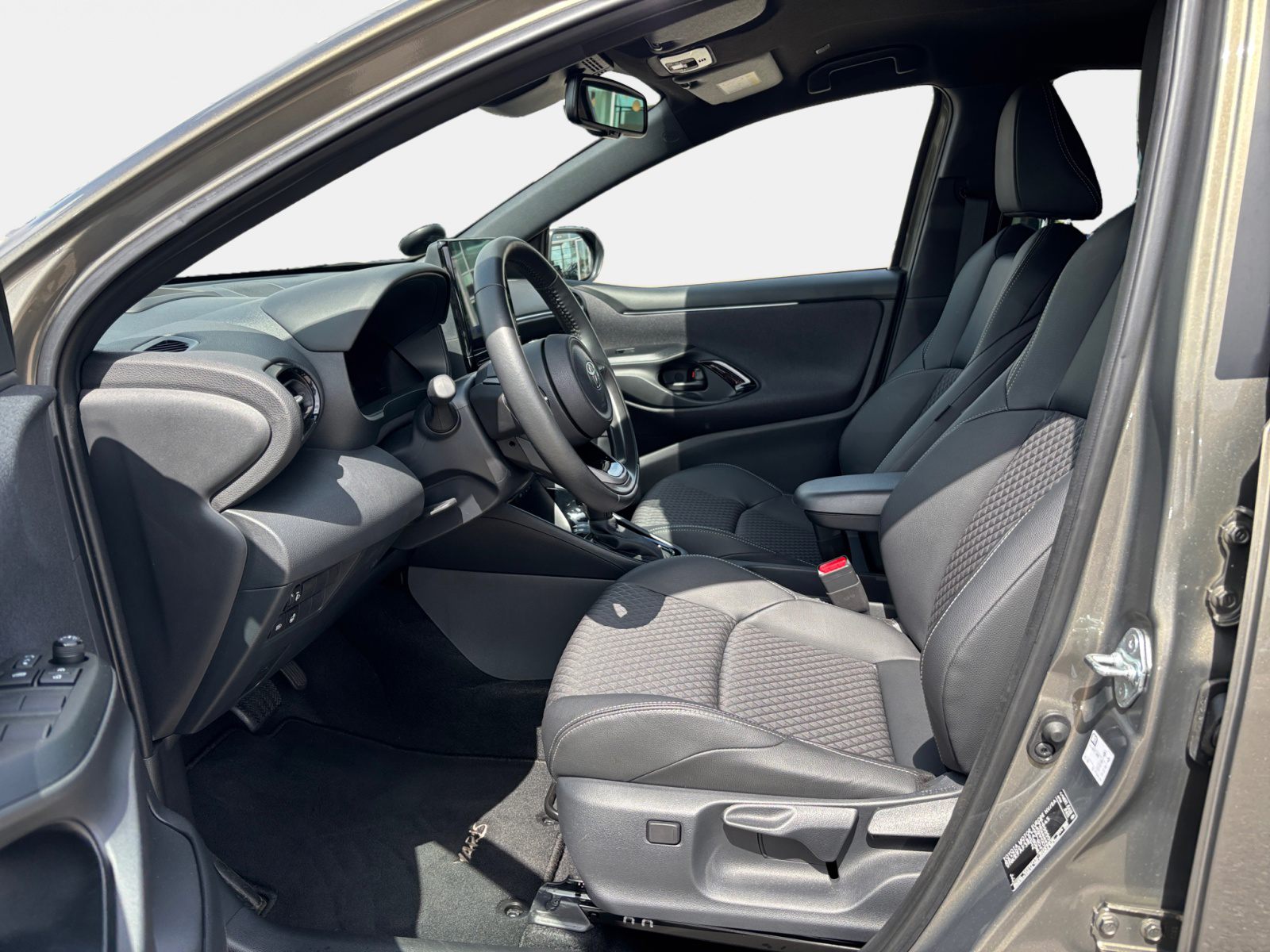 Billede af Toyota Yaris 1,5 Hybrid Executive Technology Plus 130HK 5d Trinl. Gear