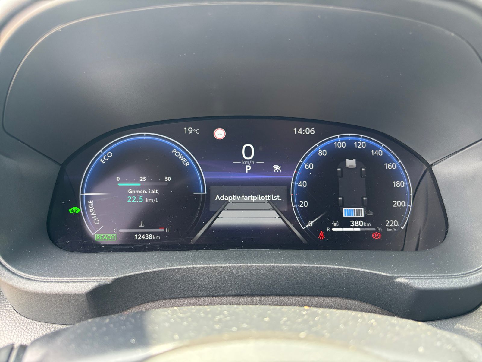 Billede af Toyota Yaris 1,5 Hybrid Executive Technology Plus 130HK 5d Trinl. Gear