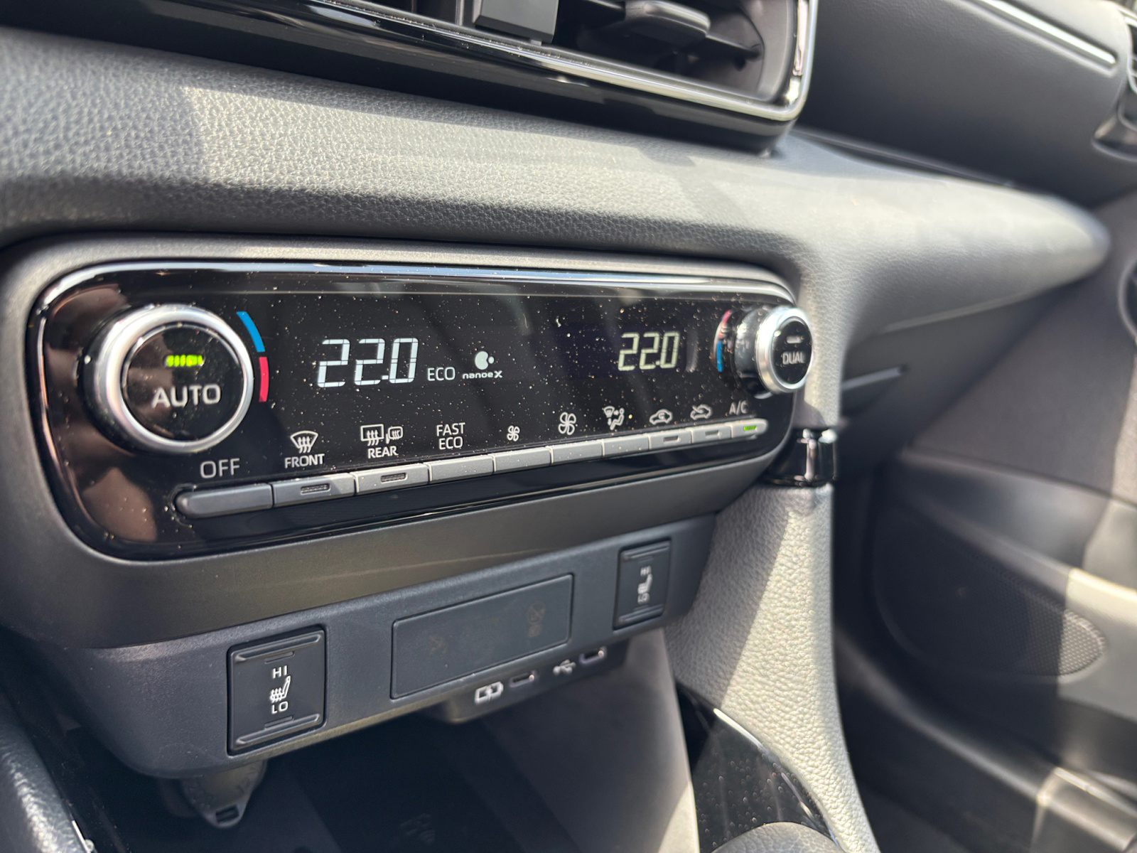 Billede af Toyota Yaris 1,5 Hybrid Executive Technology Plus 130HK 5d Trinl. Gear