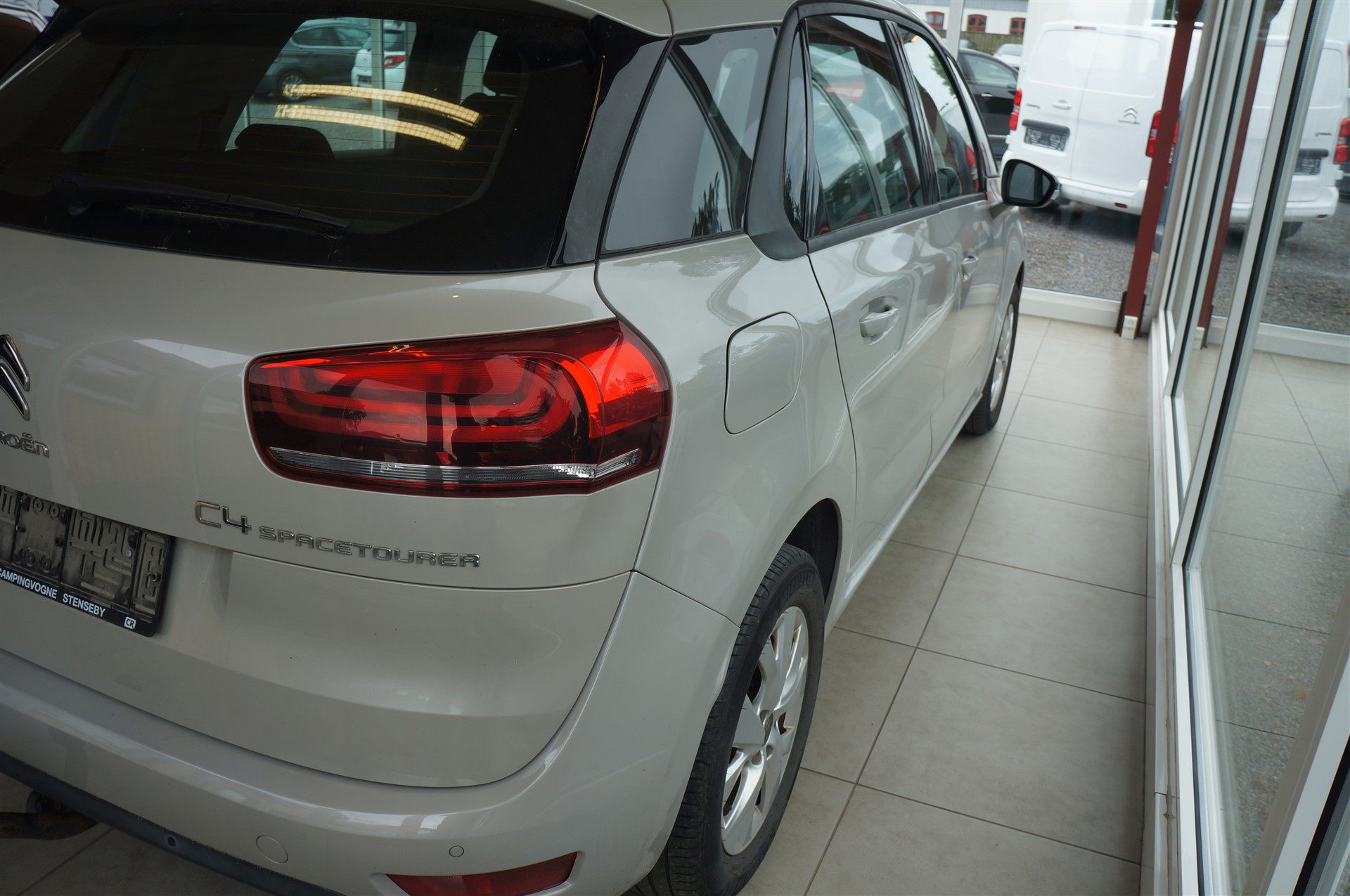 Billede af Citroën C4 SpaceTourer 1,5 Blue HDi Platinum EAT8 130HK 8g Aut.